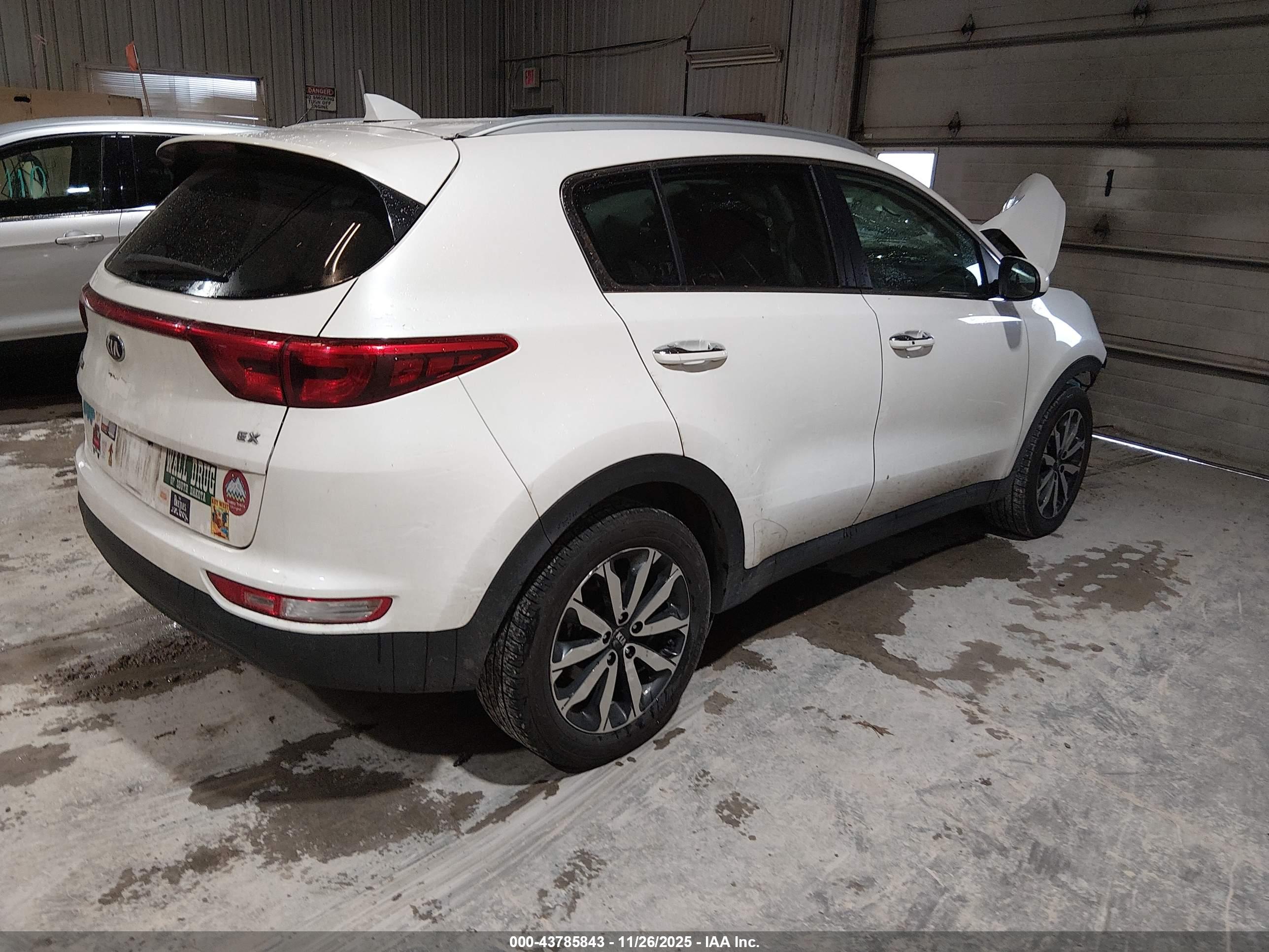KIA SPORTAGE image 4