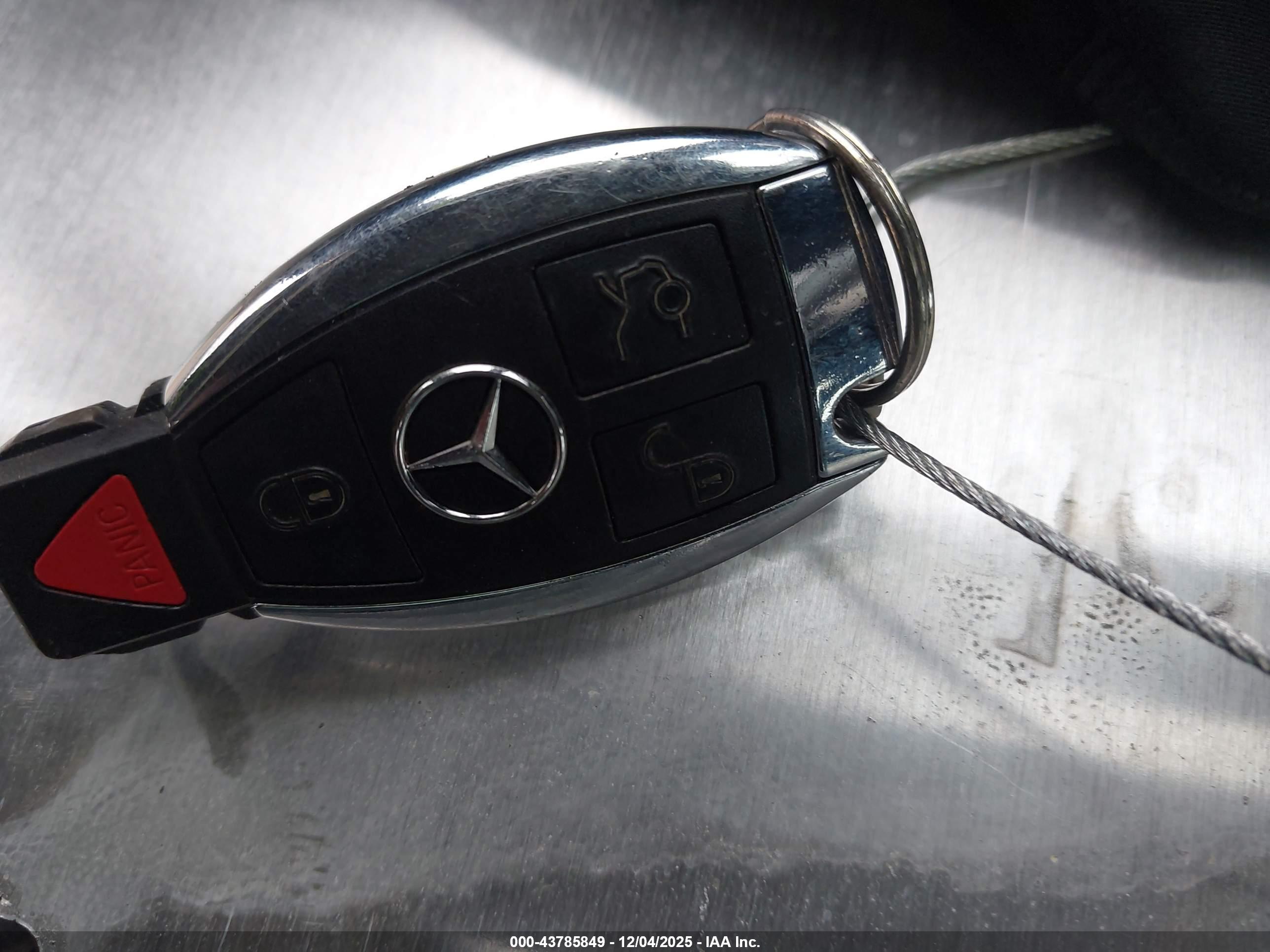 MERCEDES-BENZ C image 11