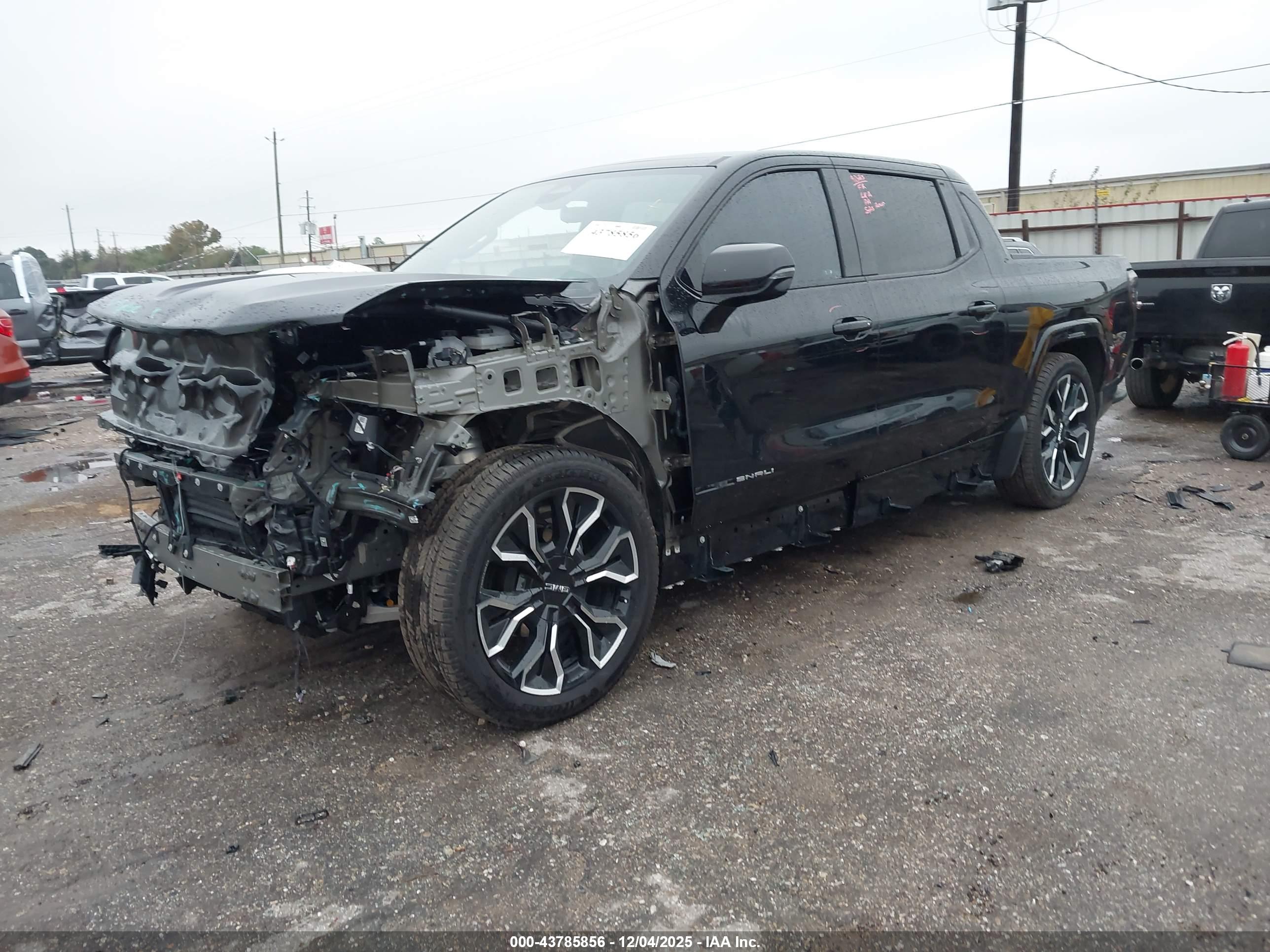 GMC SIERRA image 2