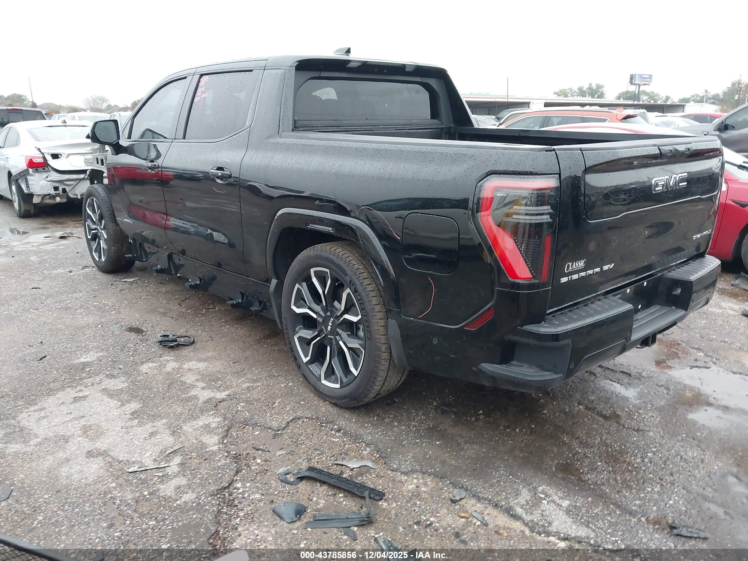 GMC SIERRA image 3