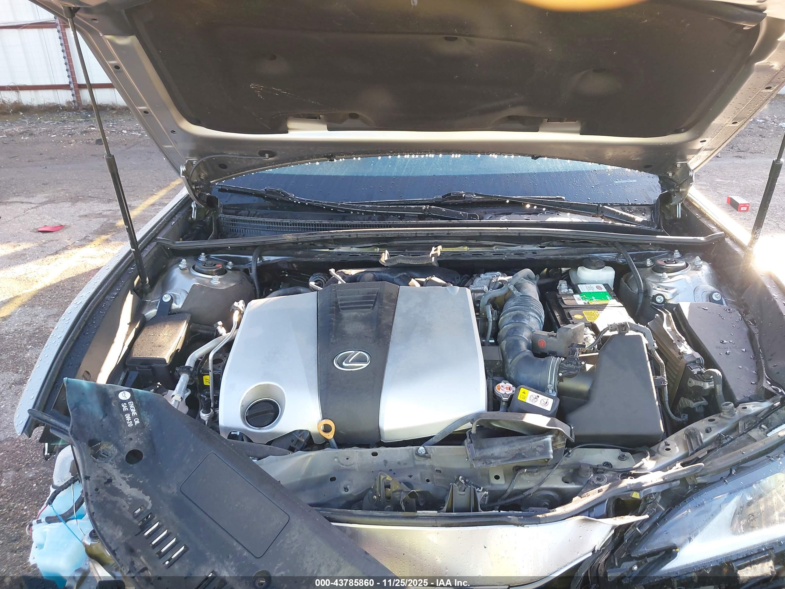 LEXUS ES image 10