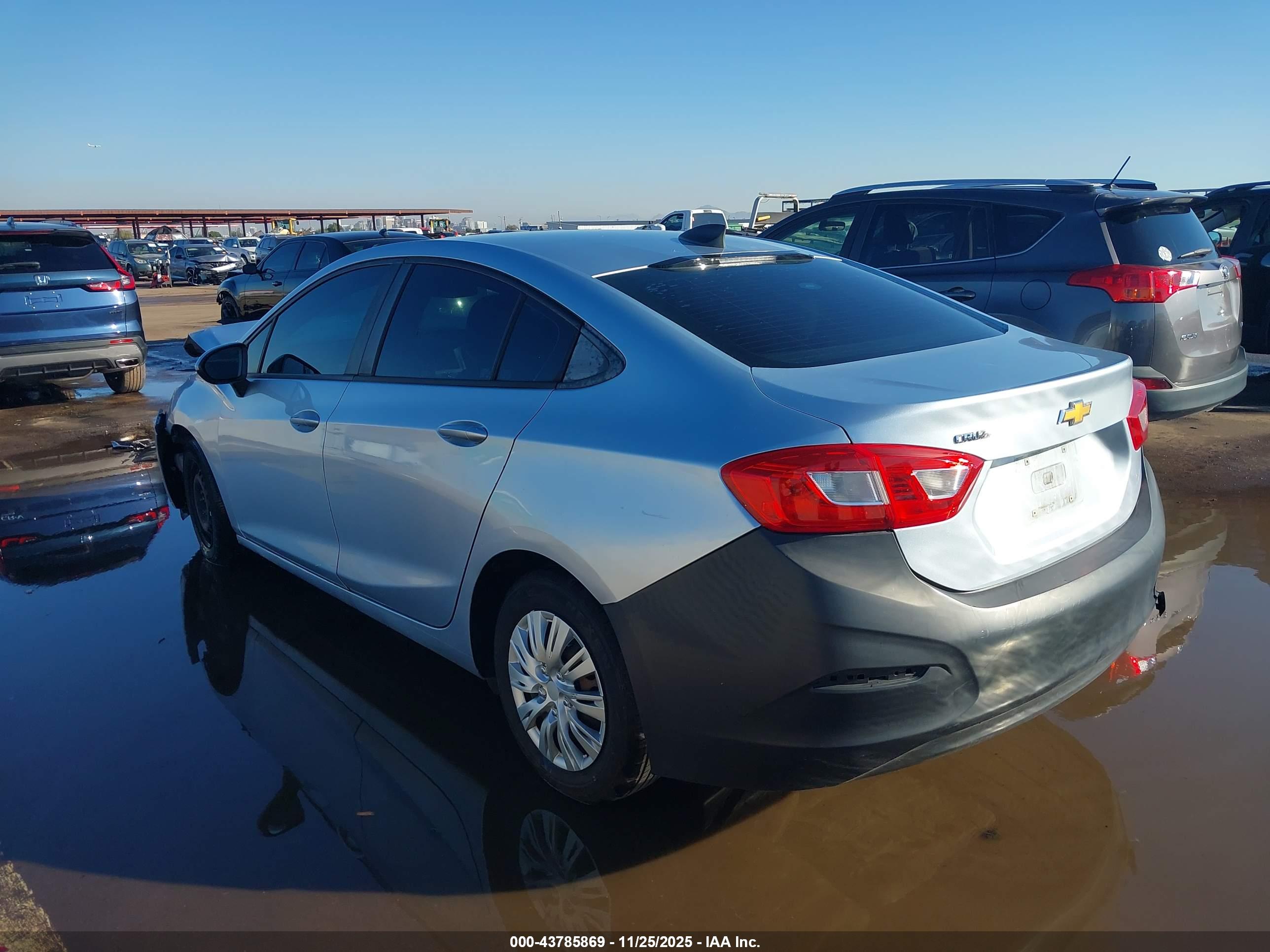 CHEVROLET CRUZE image 3