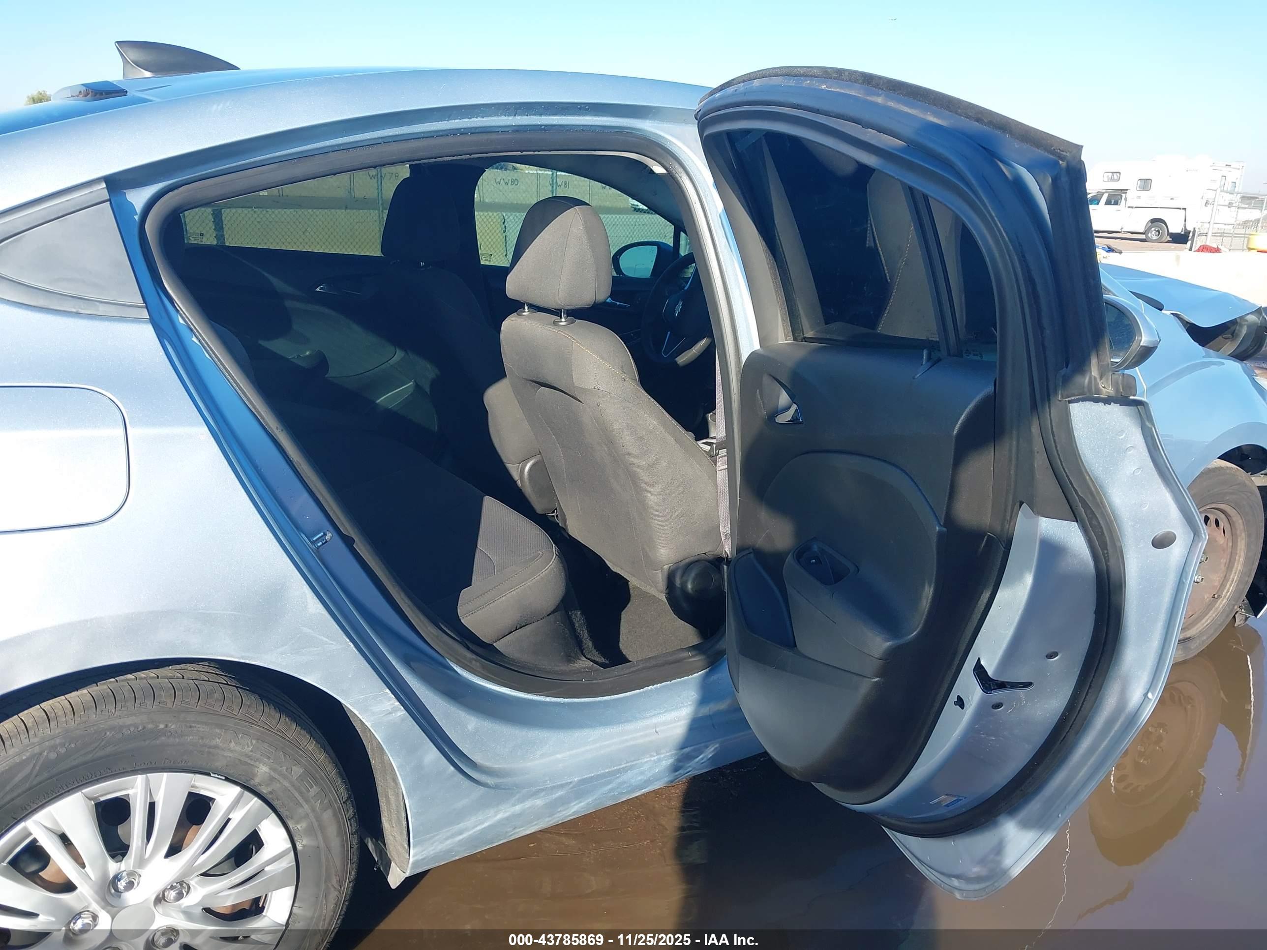 CHEVROLET CRUZE image 8