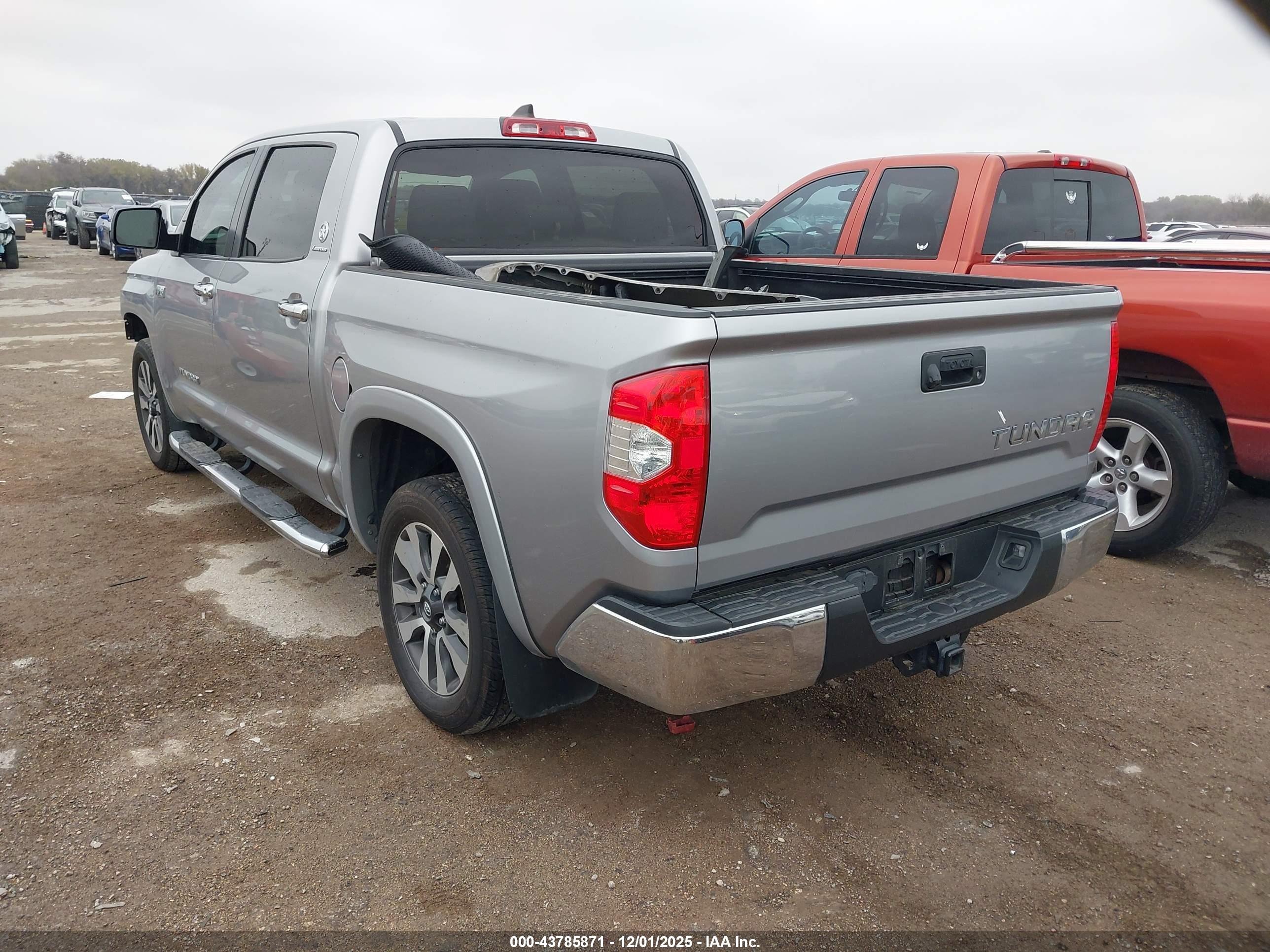 TOYOTA TUNDRA image 3