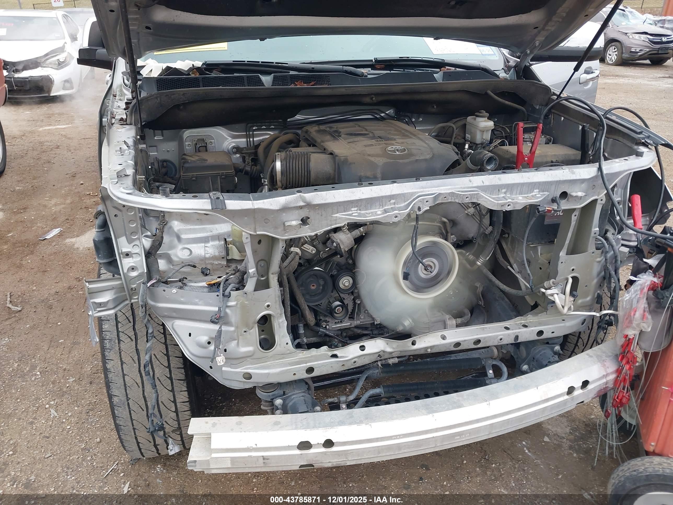 TOYOTA TUNDRA image 6