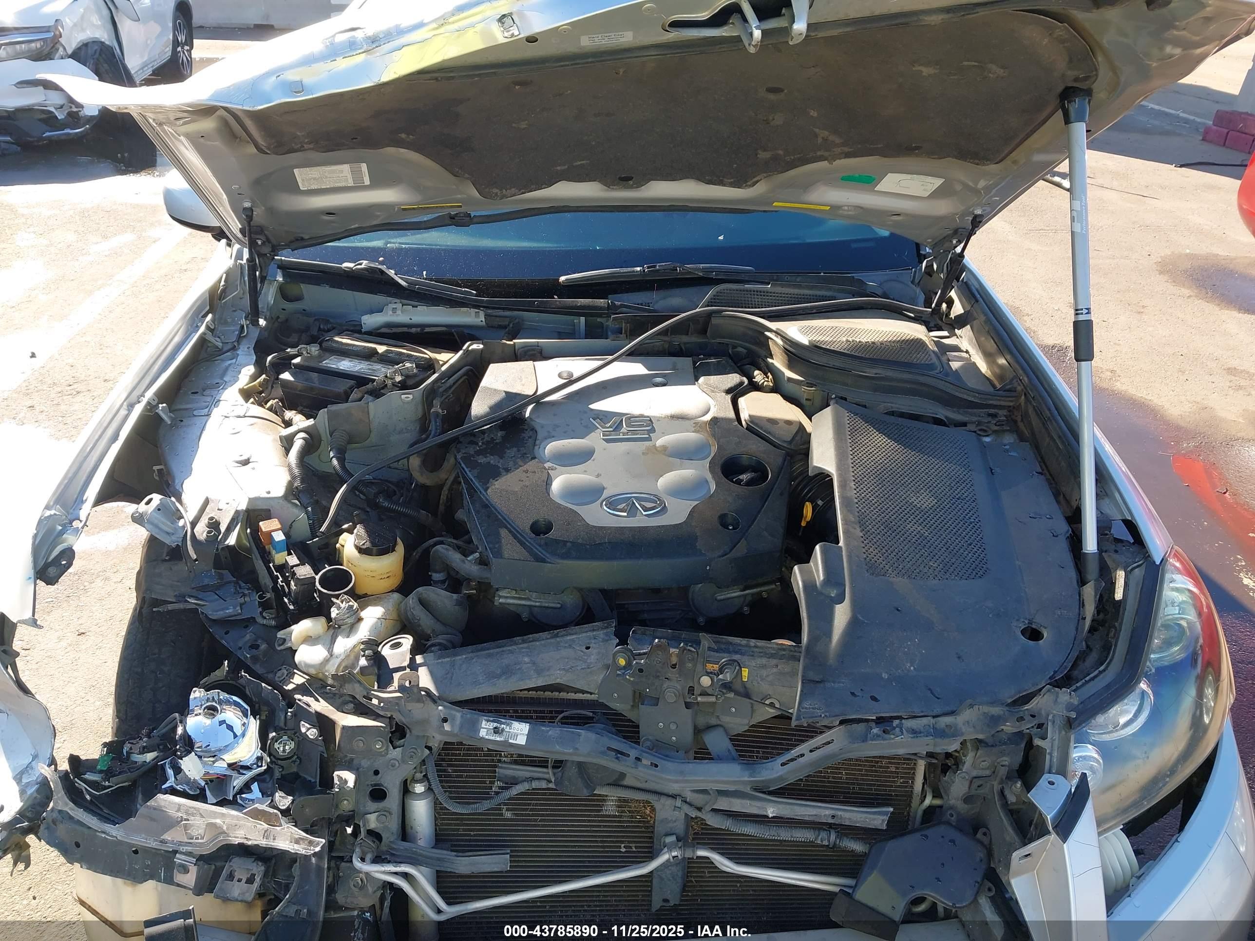 INFINITI M35 image 10