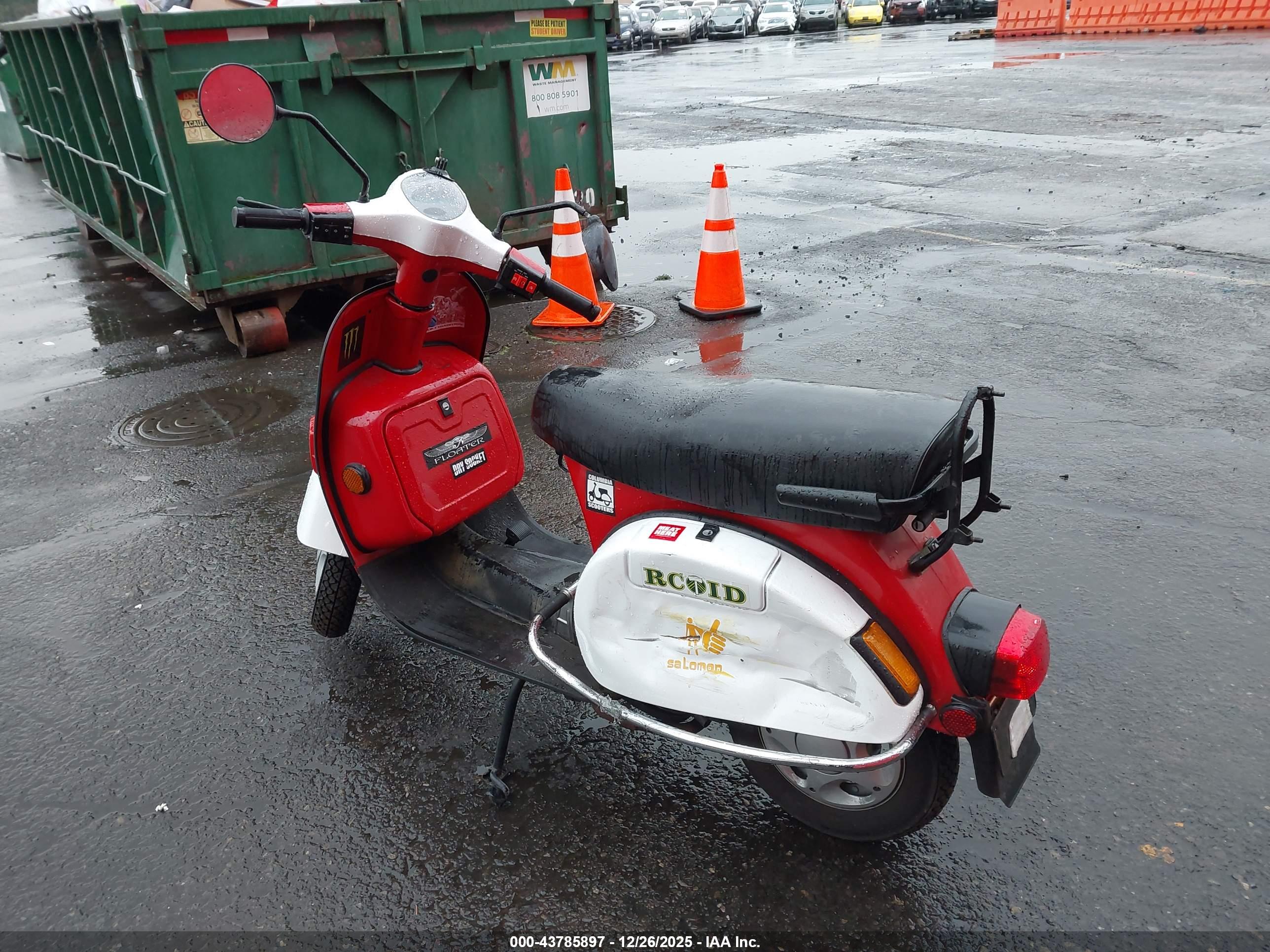 BAJAJ CHETAK image 3