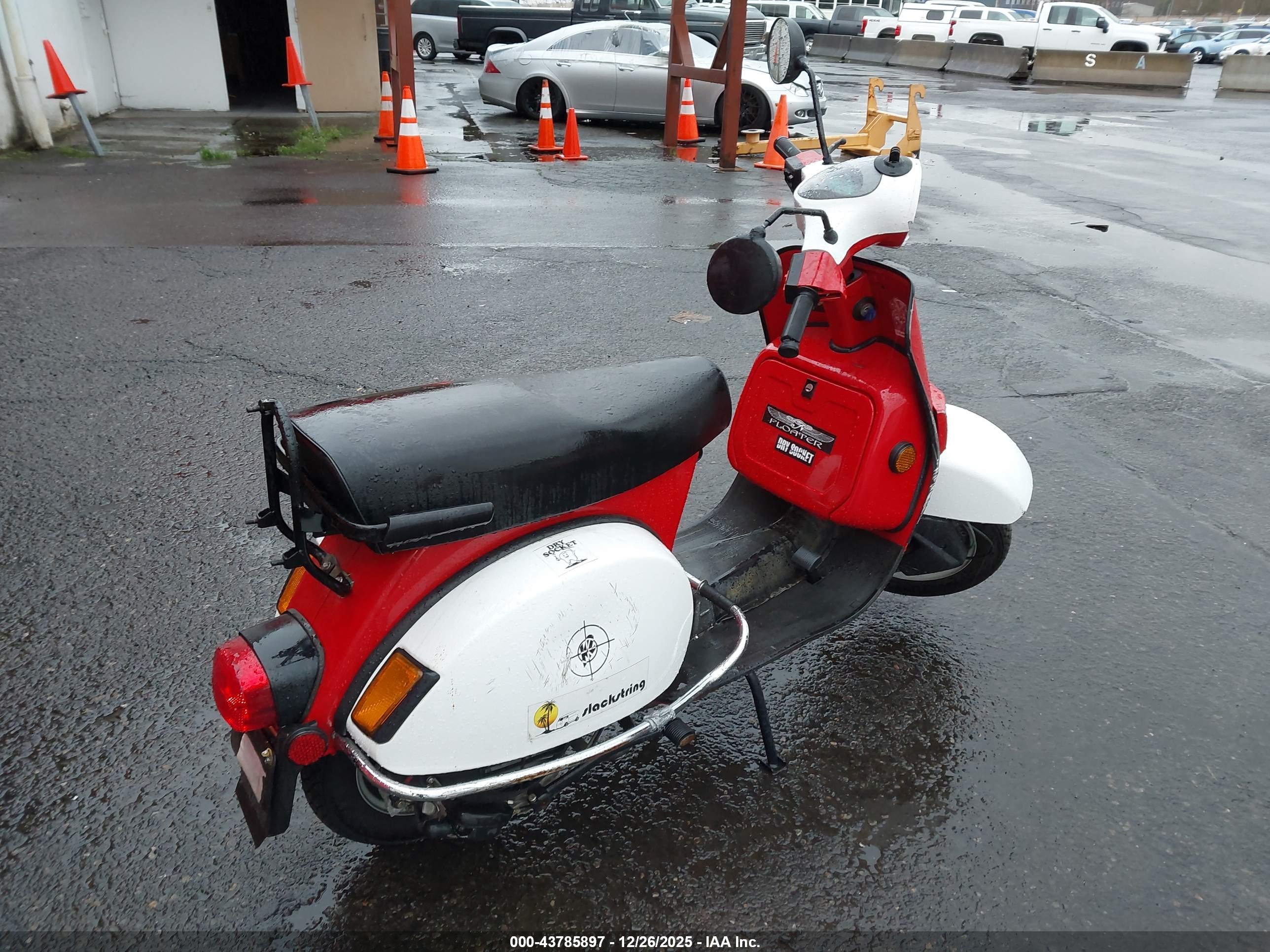 BAJAJ CHETAK image 4