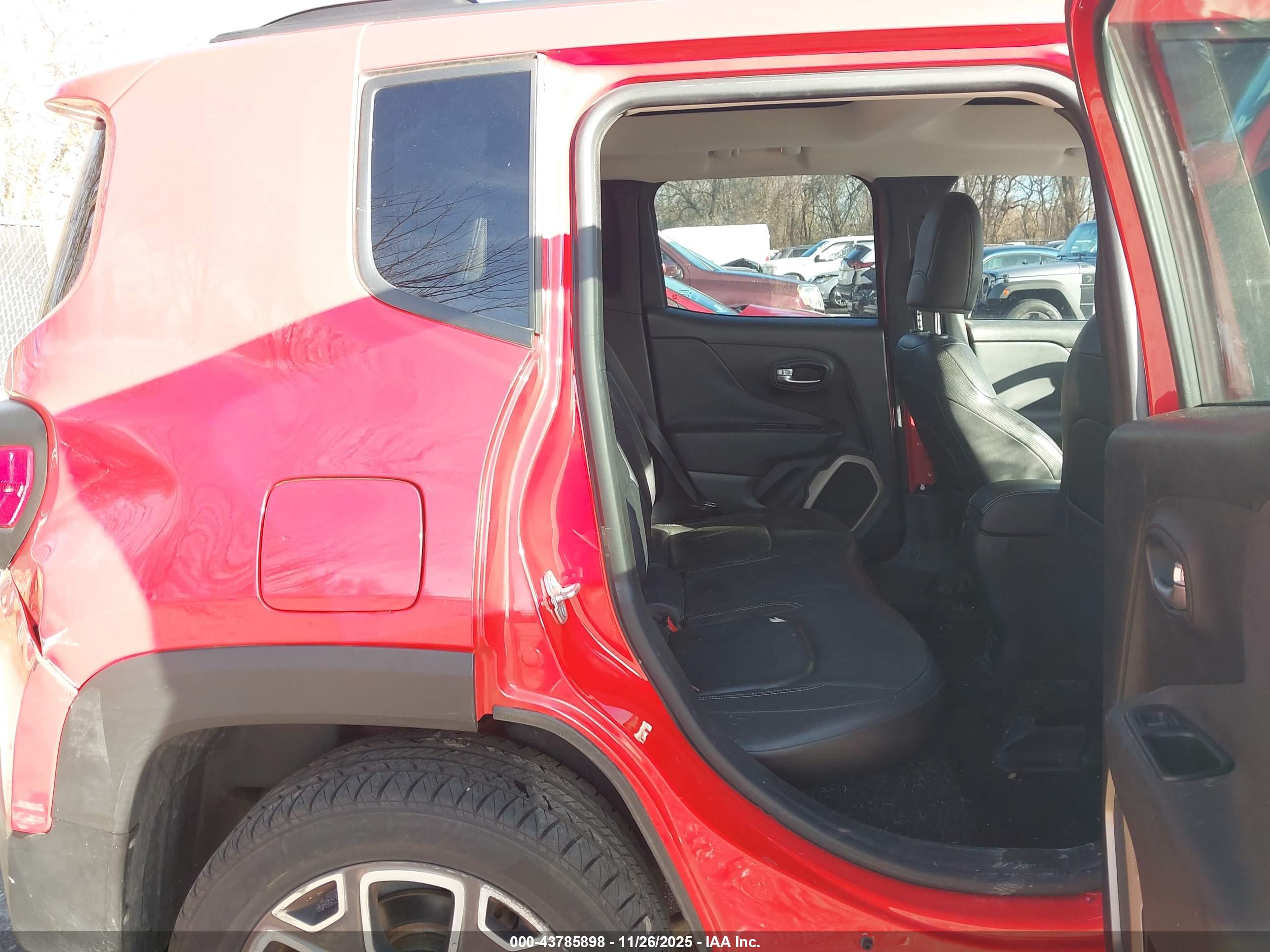 JEEP RENEGADE image 8