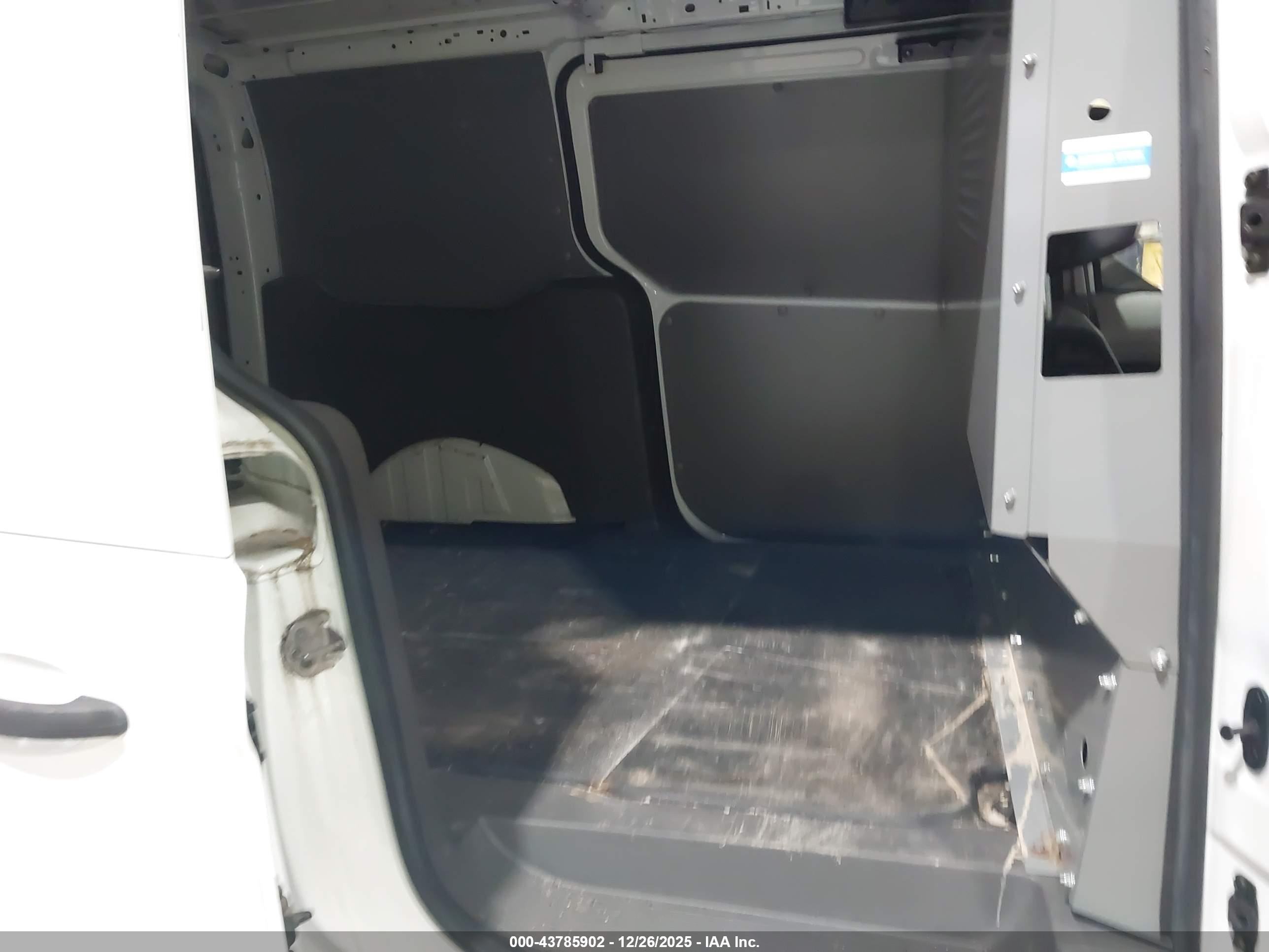 FORD TRANSIT image 8