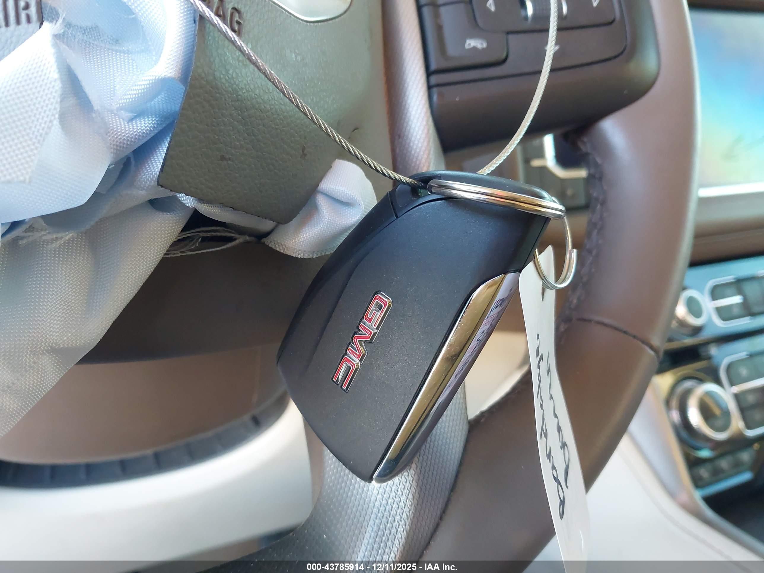 GMC YUKON image 11