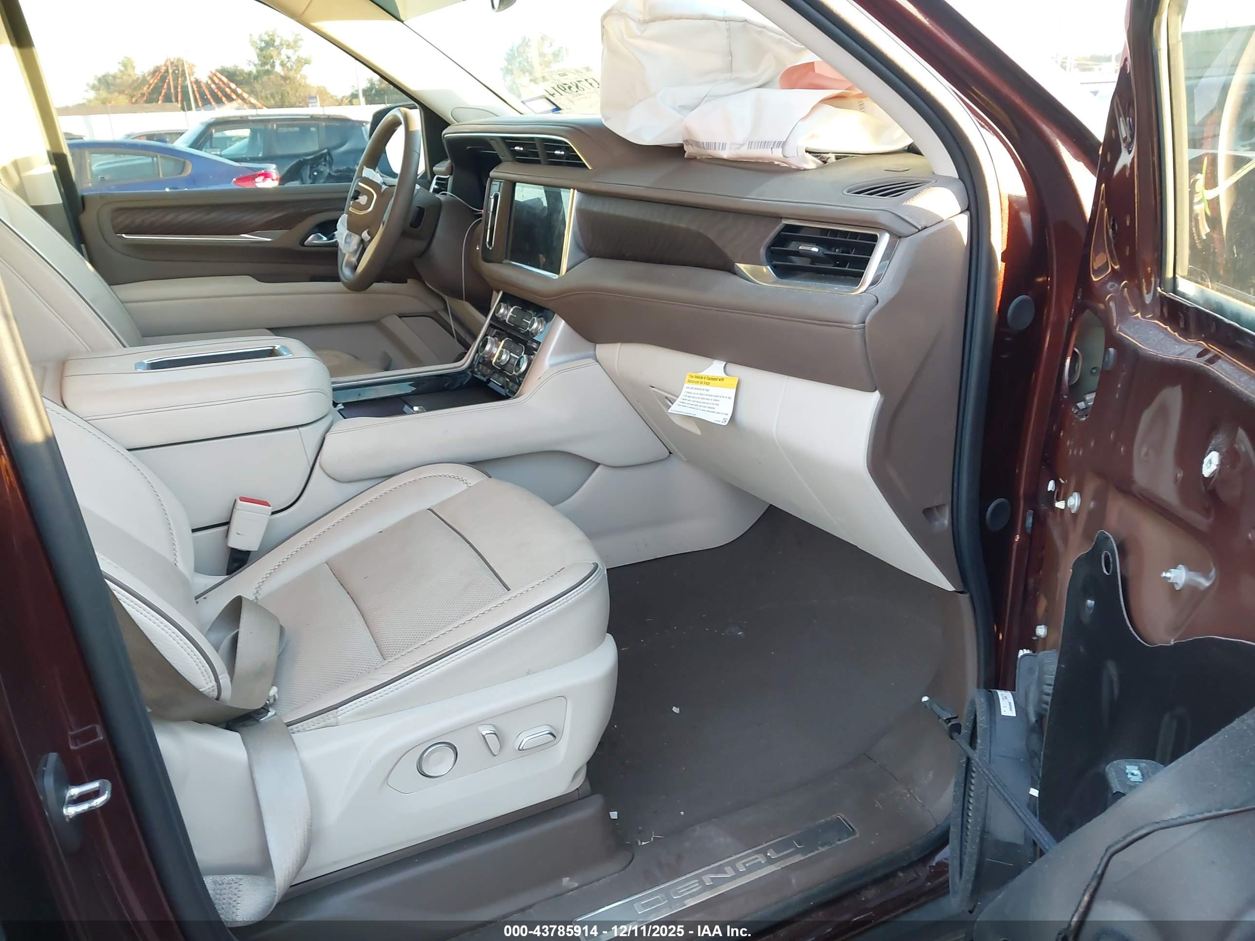 GMC YUKON image 5