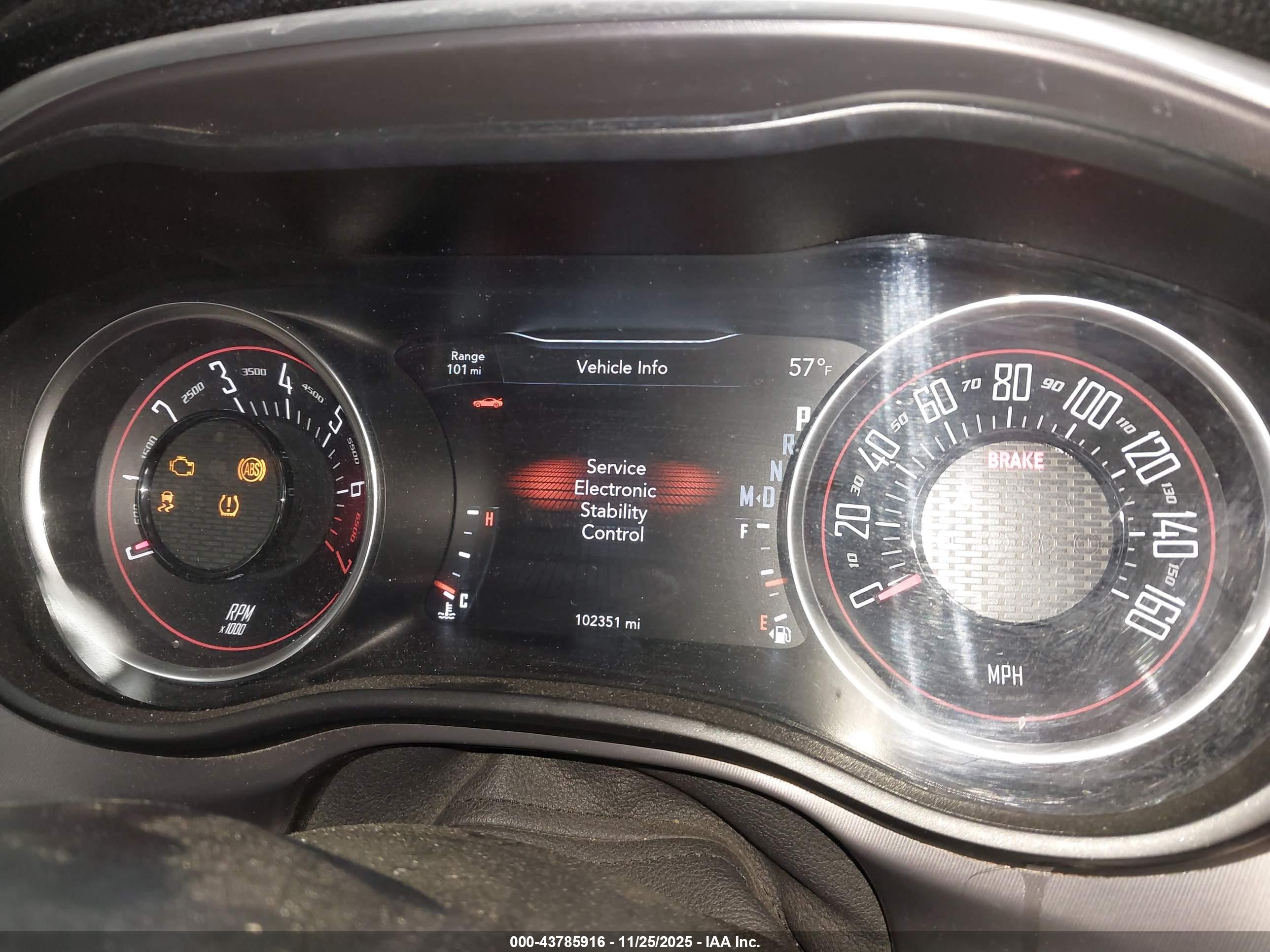 DODGE CHALLENGER image 7