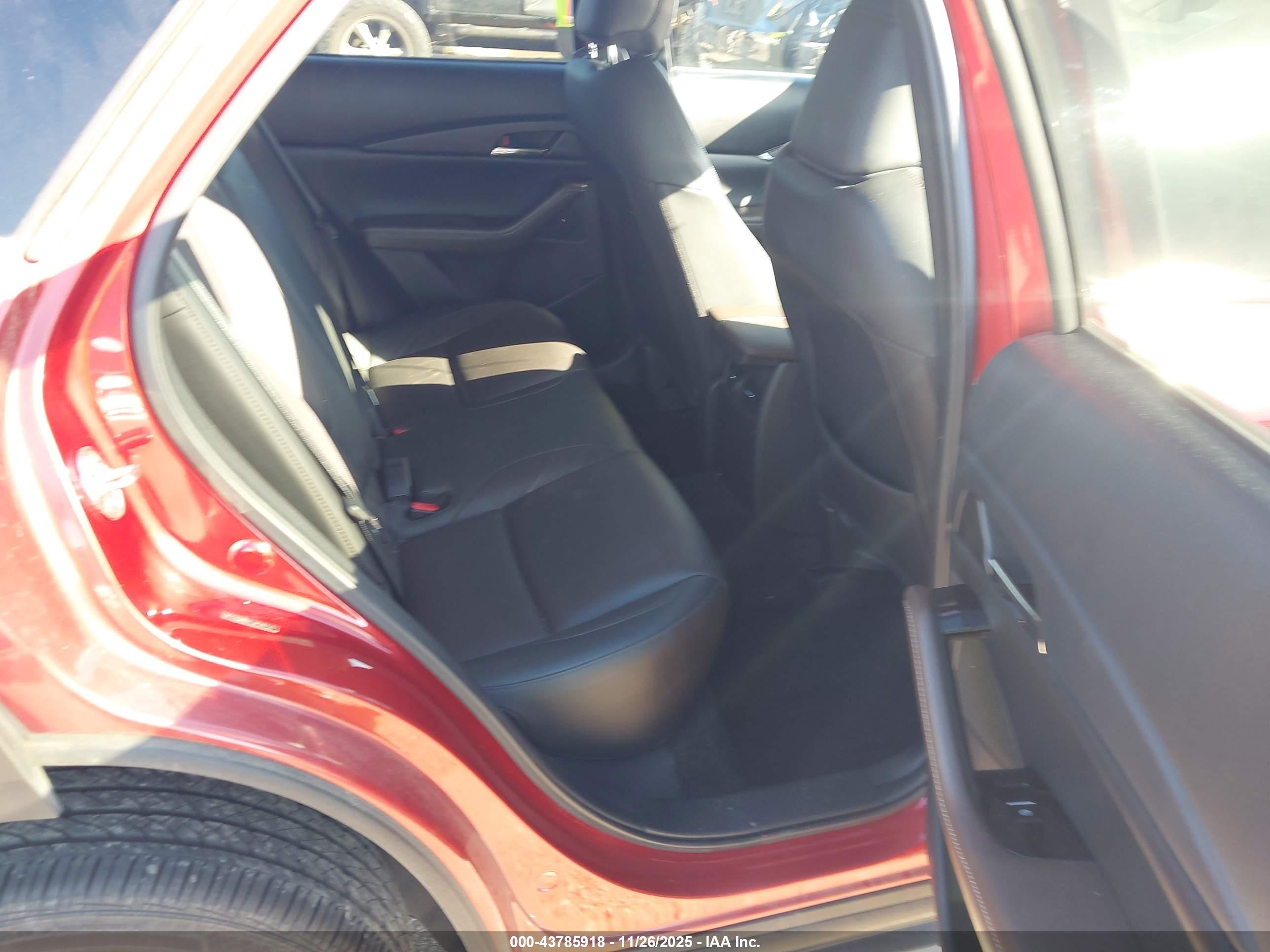 MAZDA CX-30 image 8