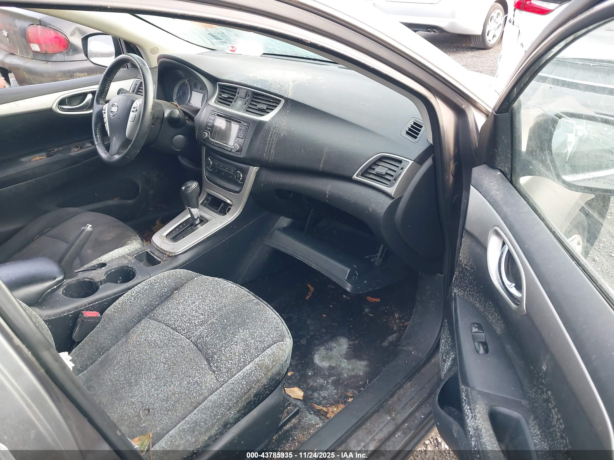 NISSAN SENTRA image 5