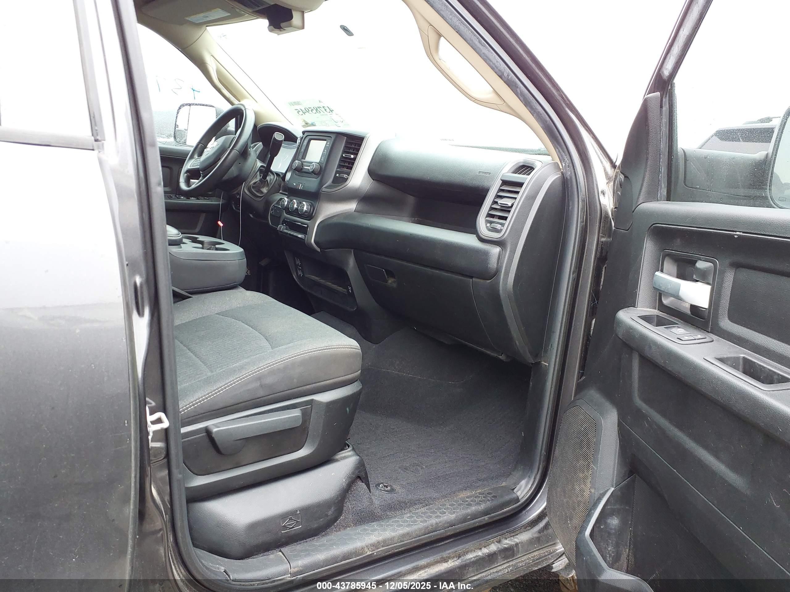 RAM 2500 image 5