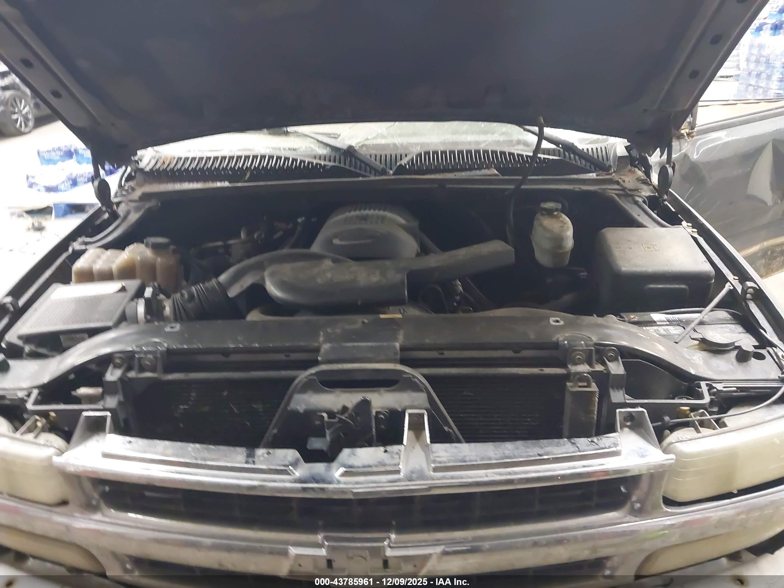 CHEVROLET TAHOE image 10