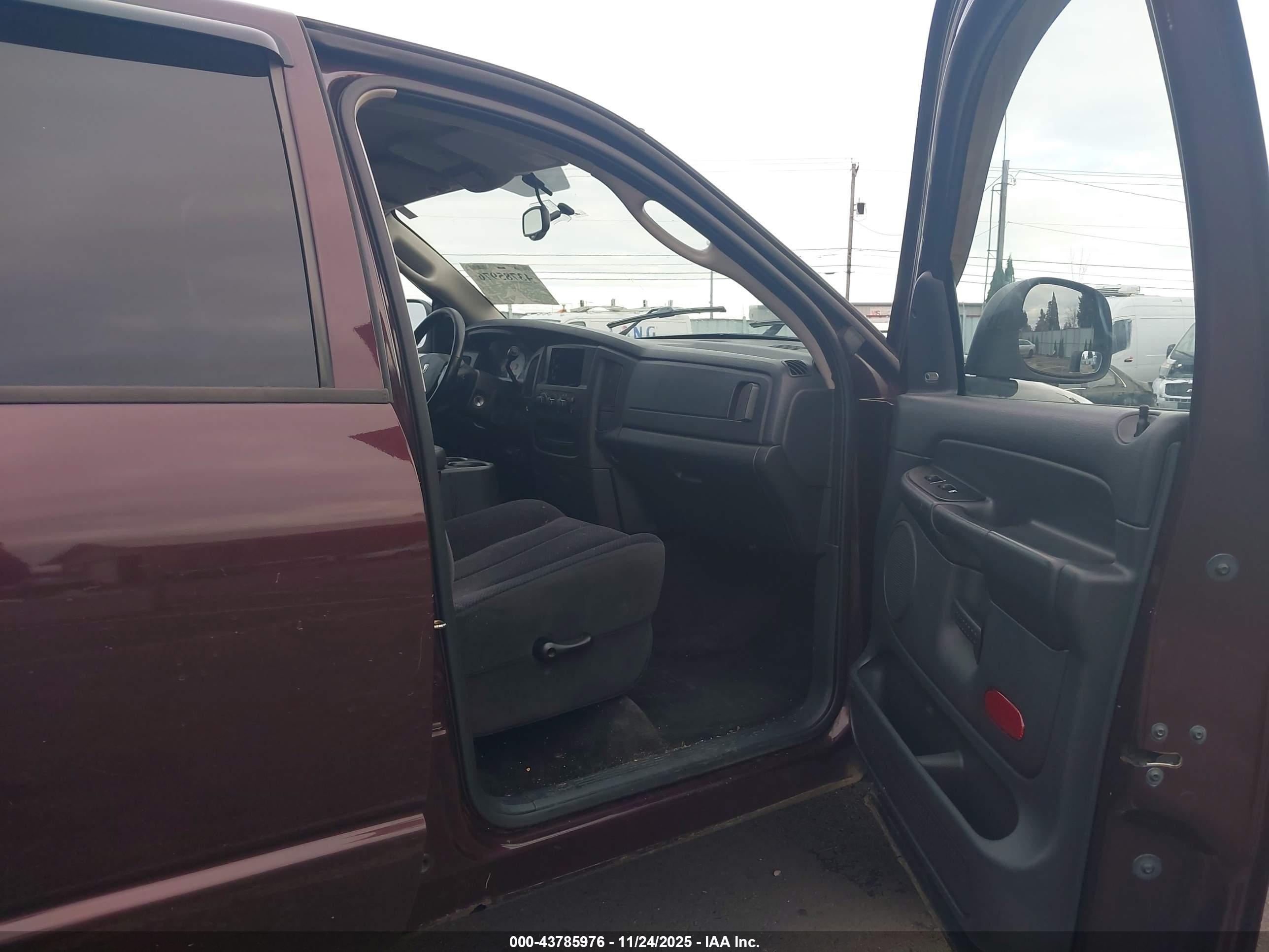 DODGE RAM image 5
