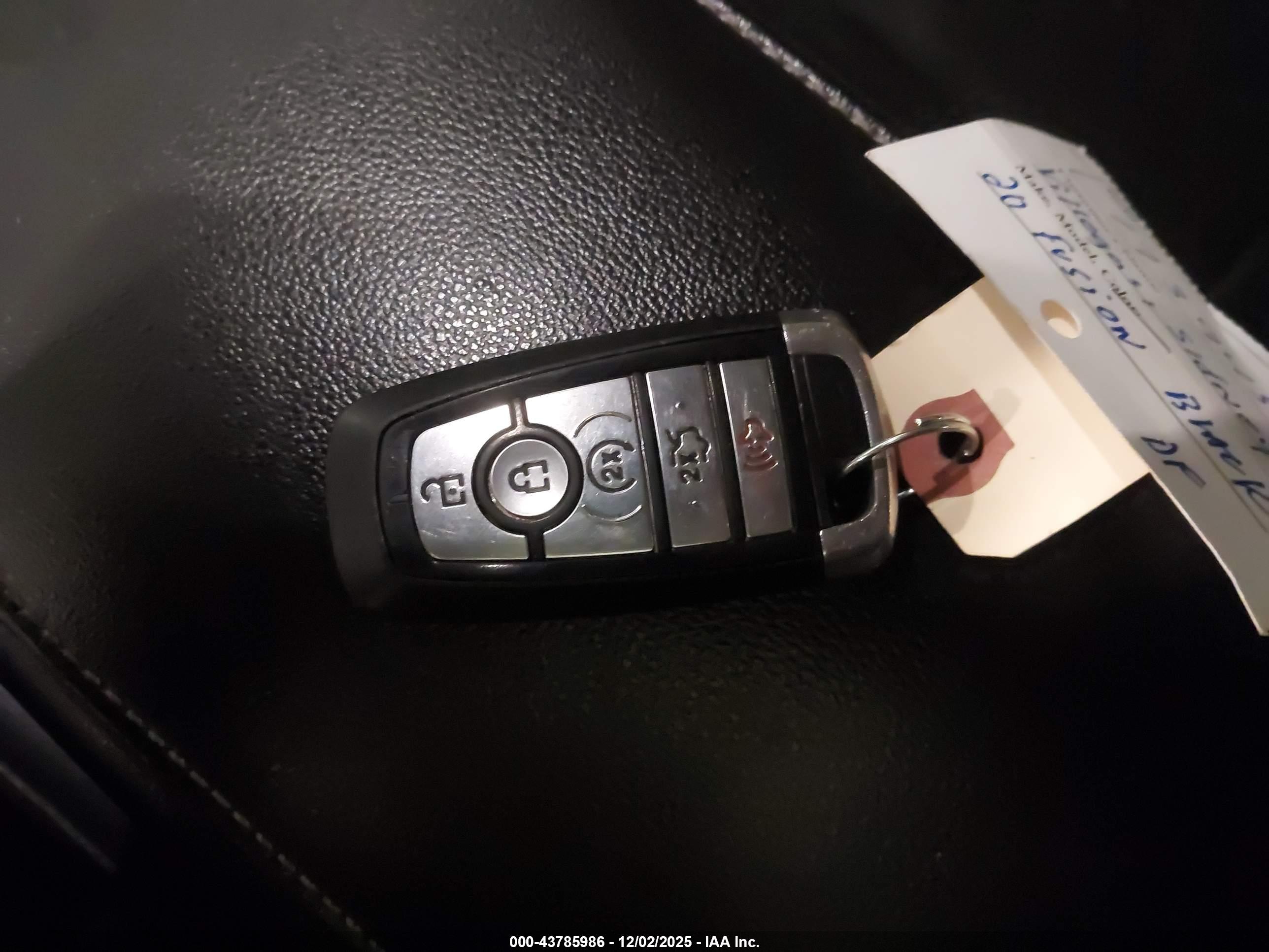 FORD FUSION image 11