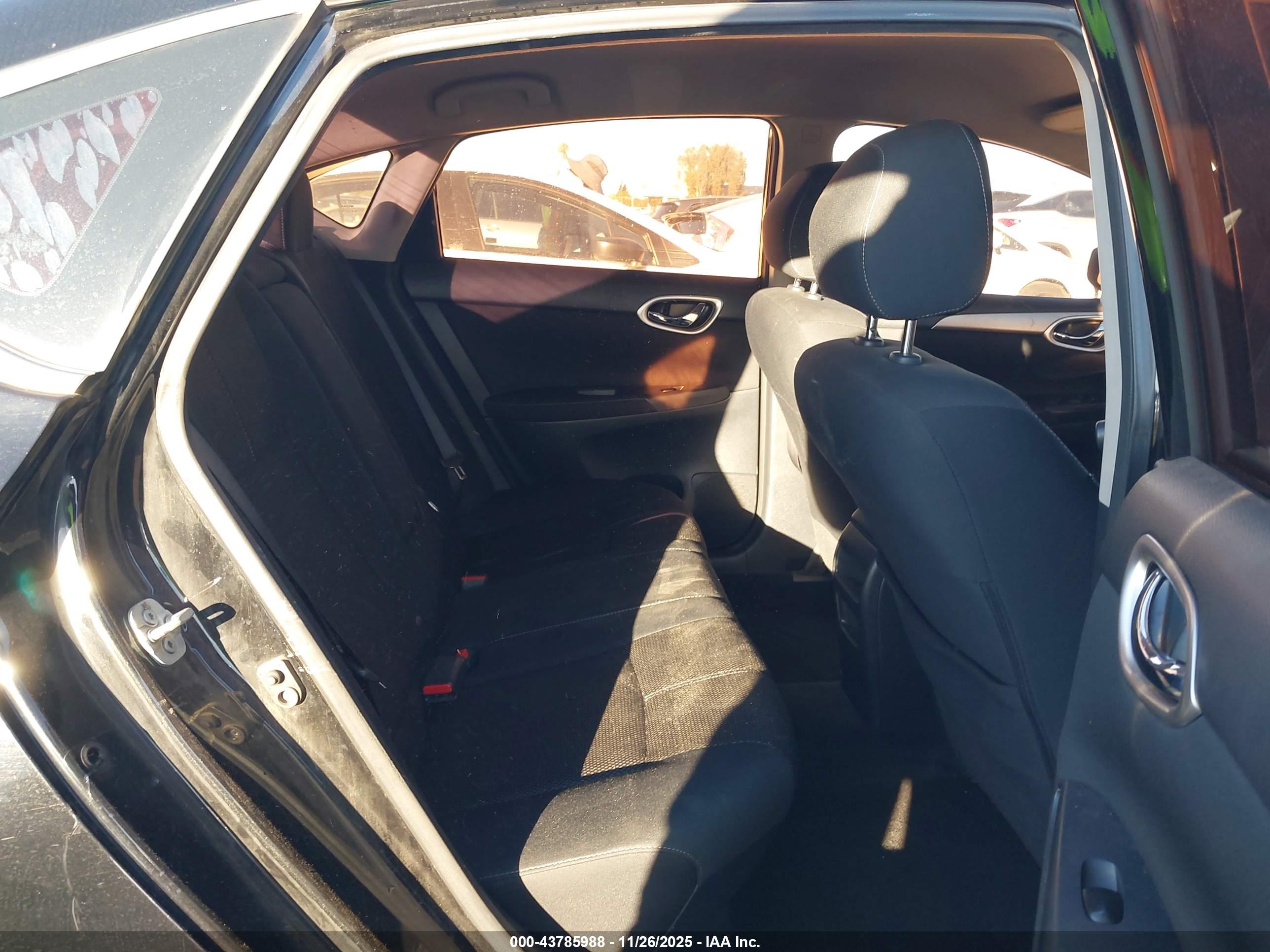 NISSAN SENTRA image 8