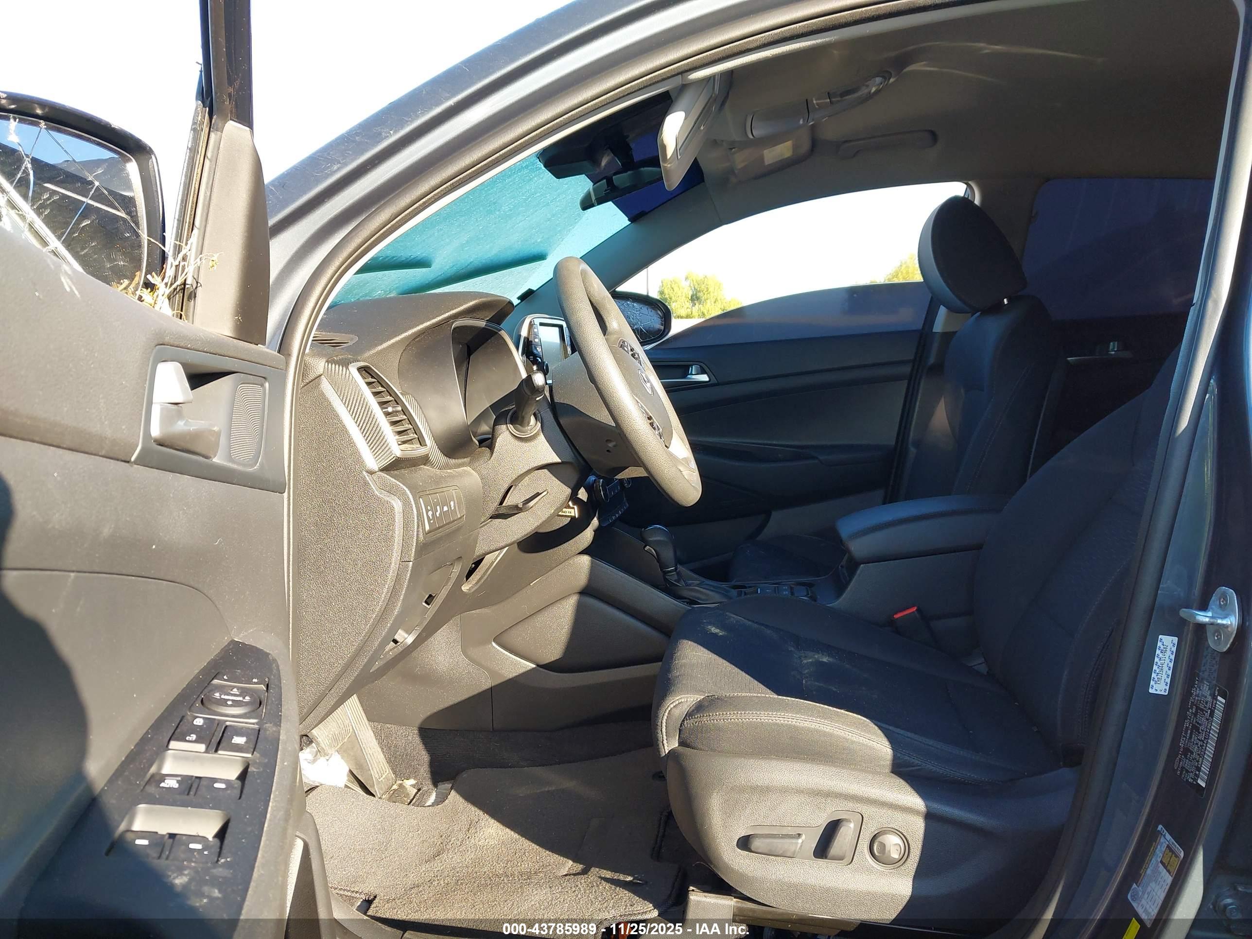 HYUNDAI TUCSON image 5