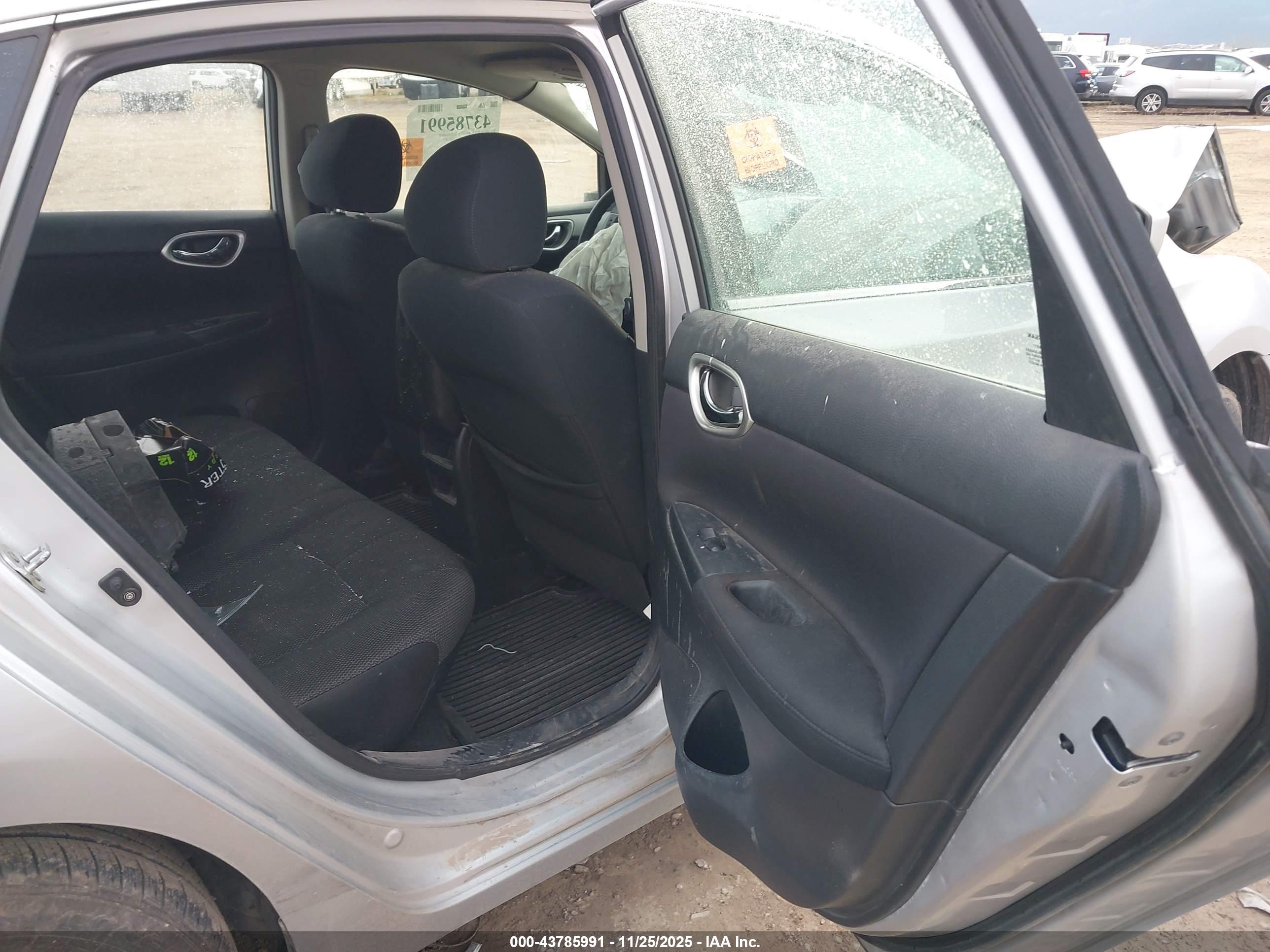 NISSAN SENTRA image 8