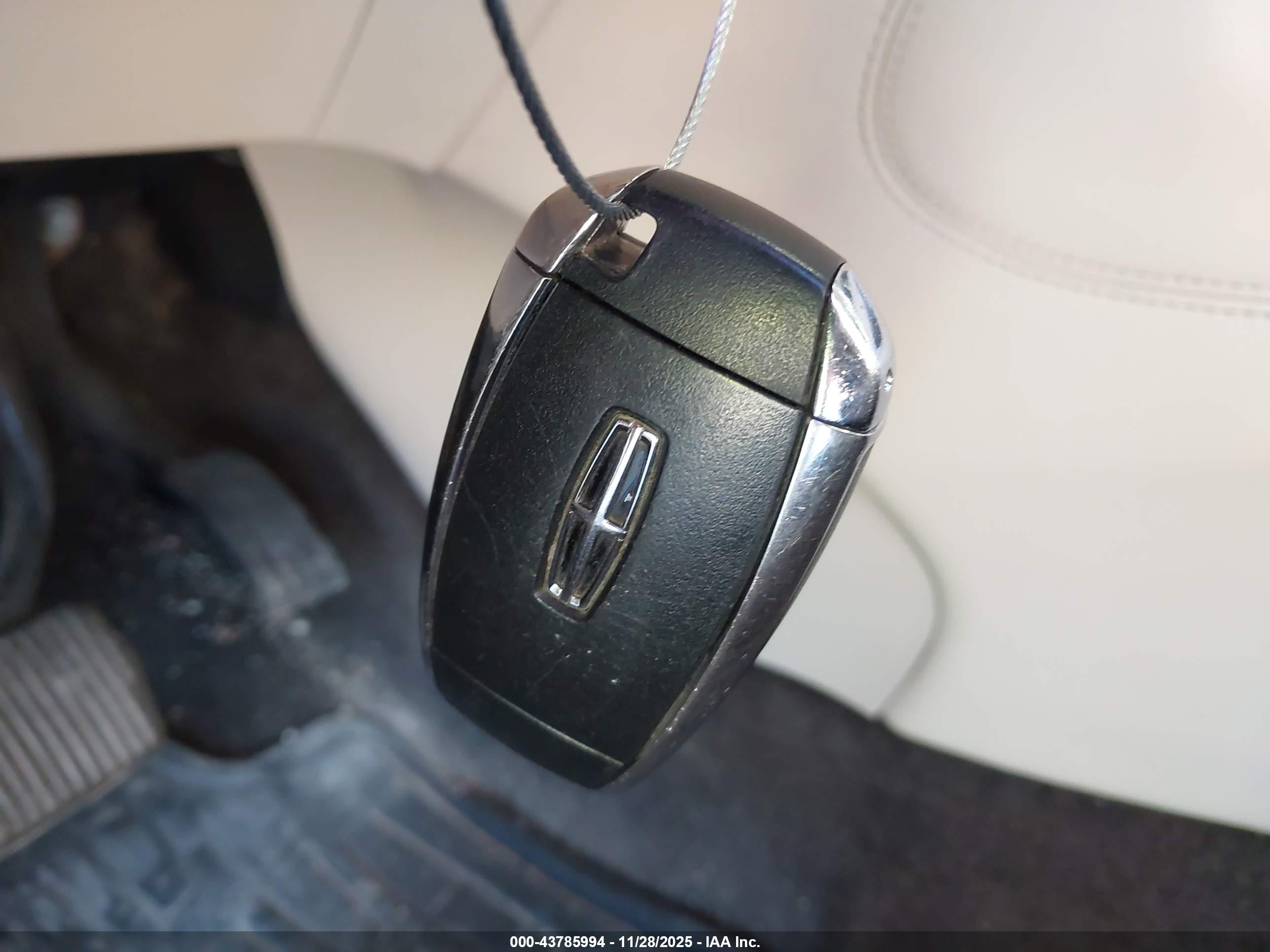 LINCOLN MKC image 11