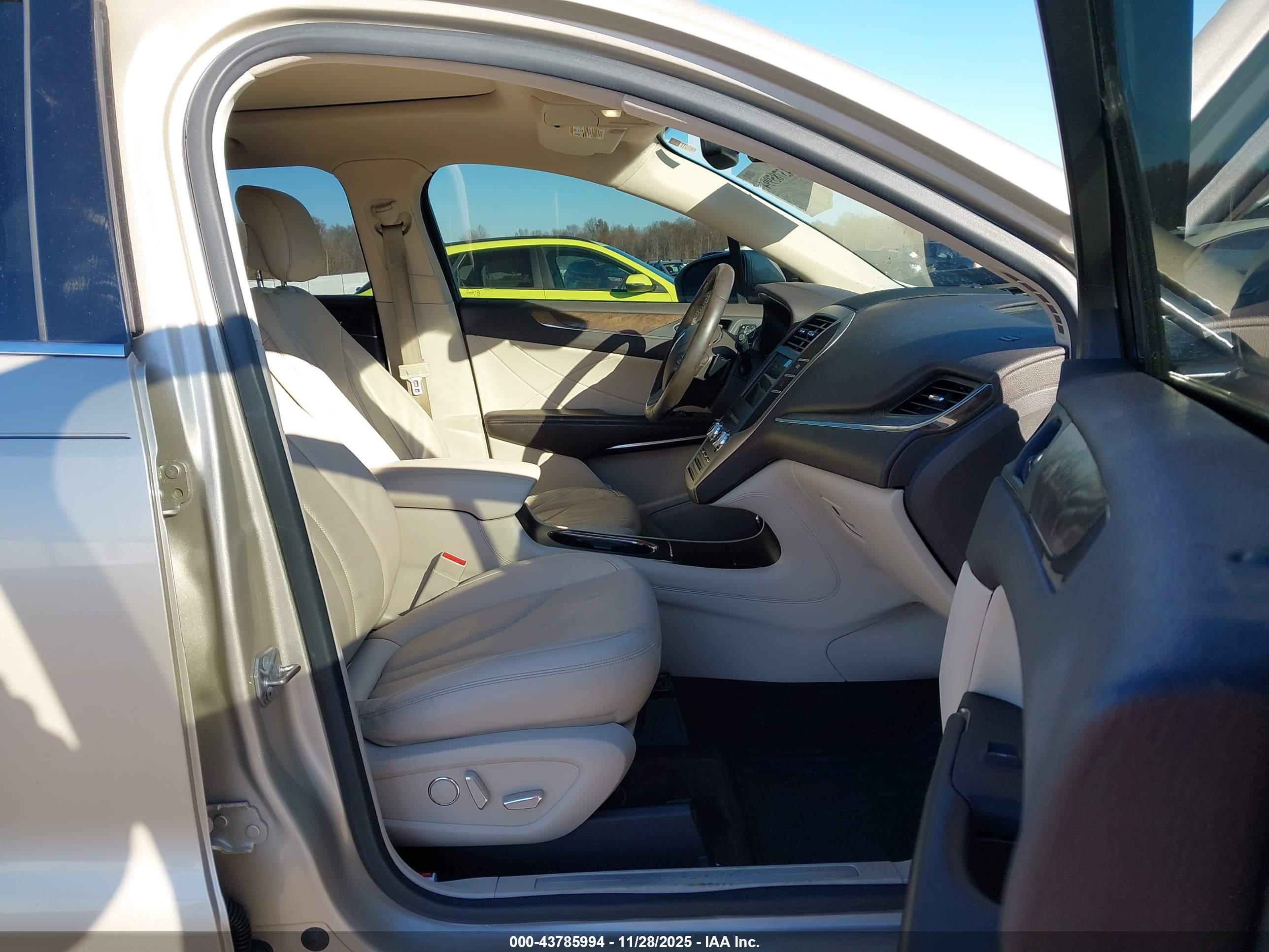 LINCOLN MKC image 5