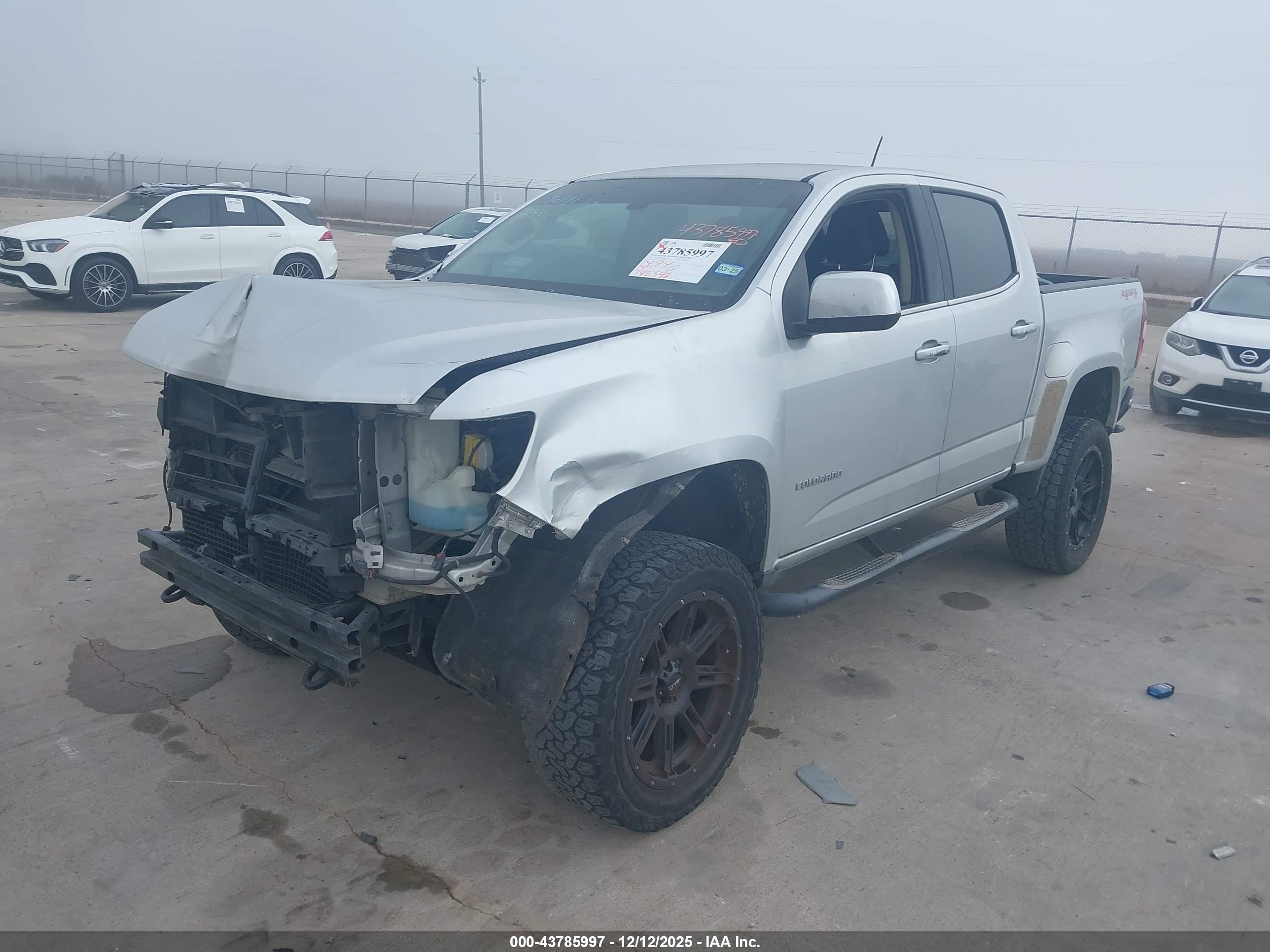 CHEVROLET COLORADO image 2