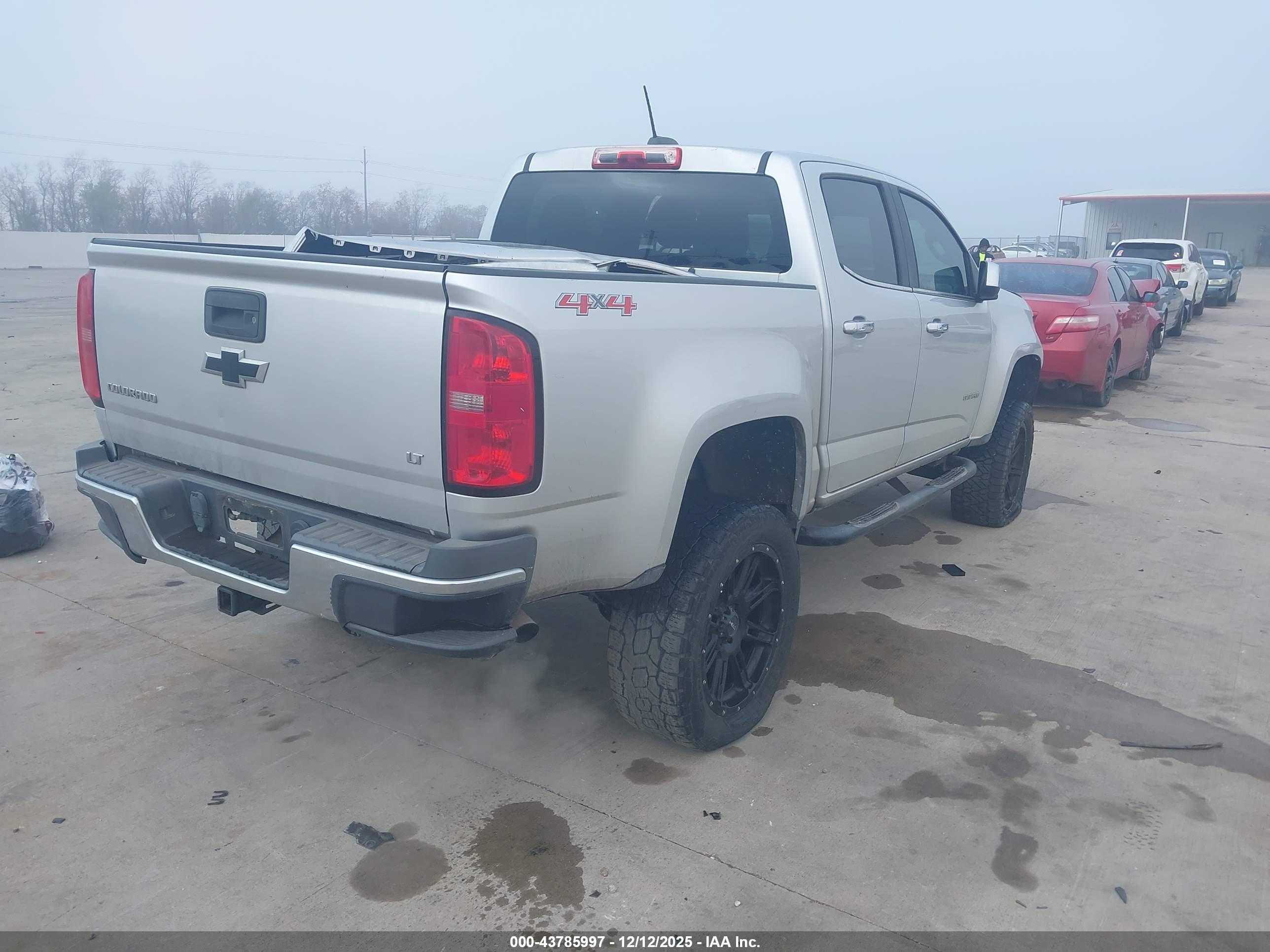 CHEVROLET COLORADO image 4