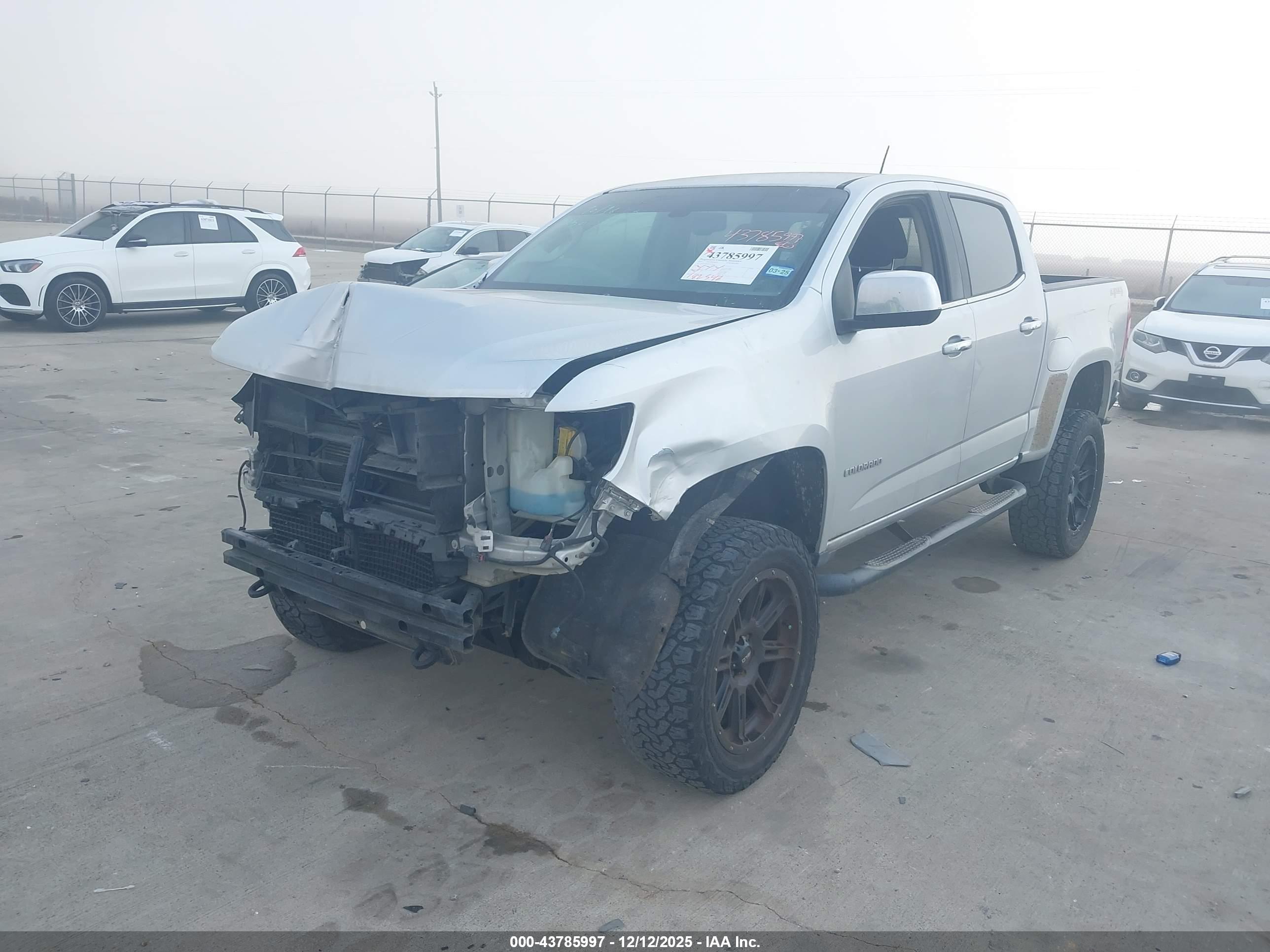 CHEVROLET COLORADO image 6