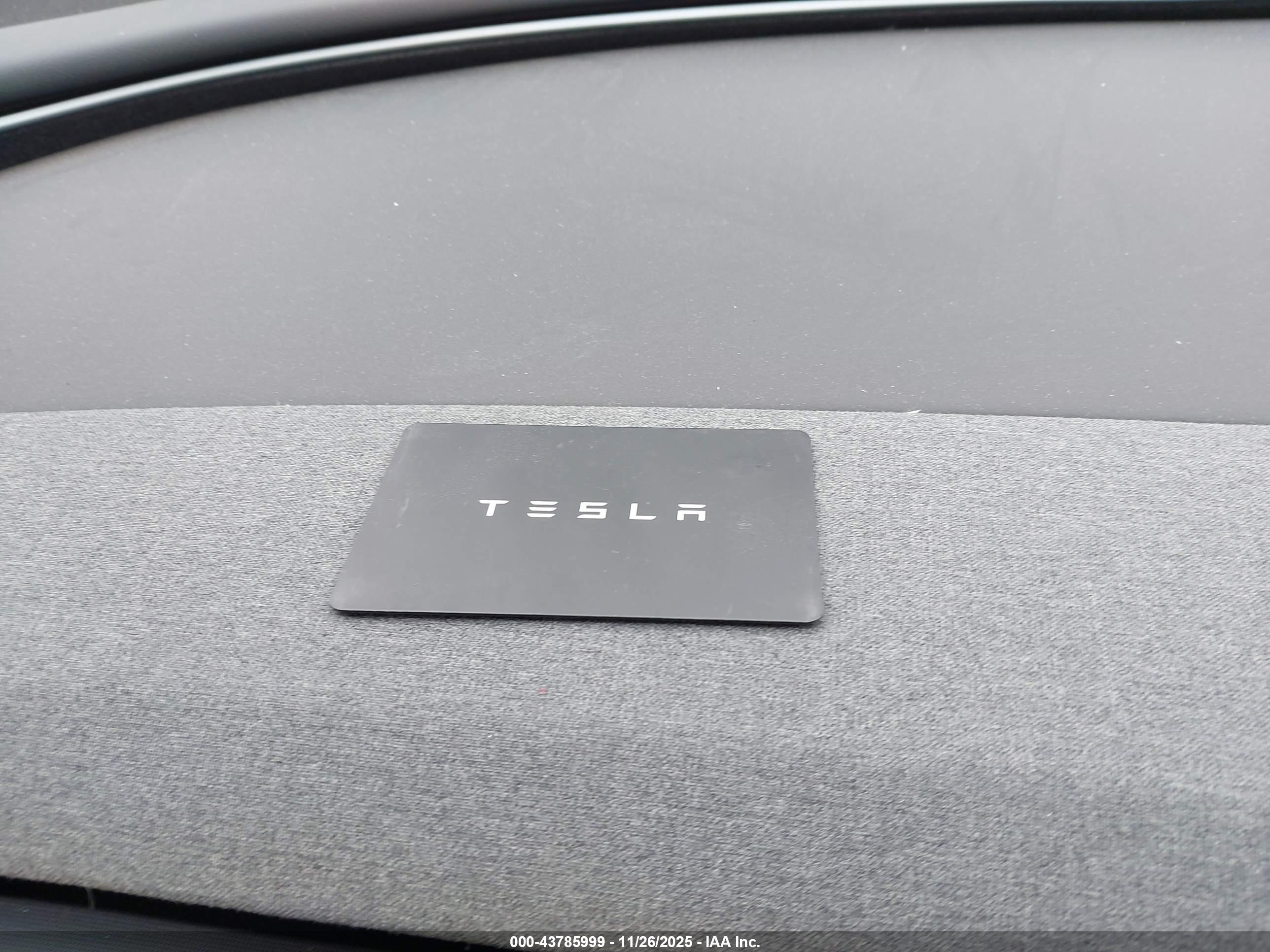 TESLA MODEL image 11
