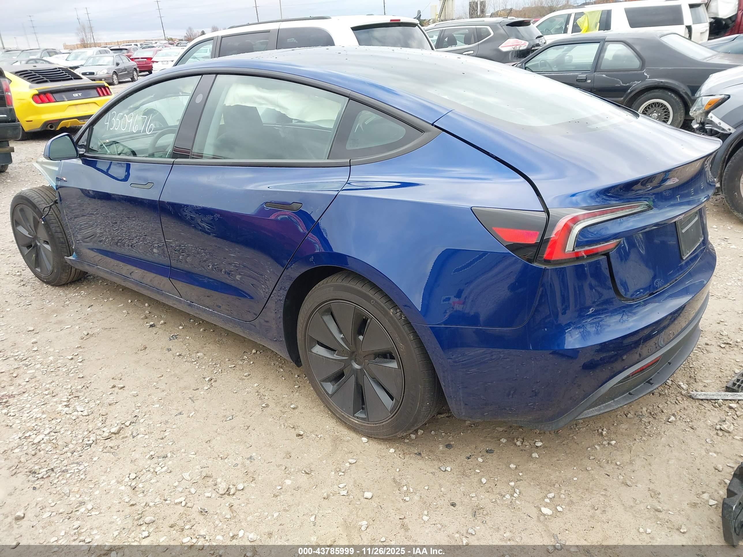 TESLA MODEL image 3