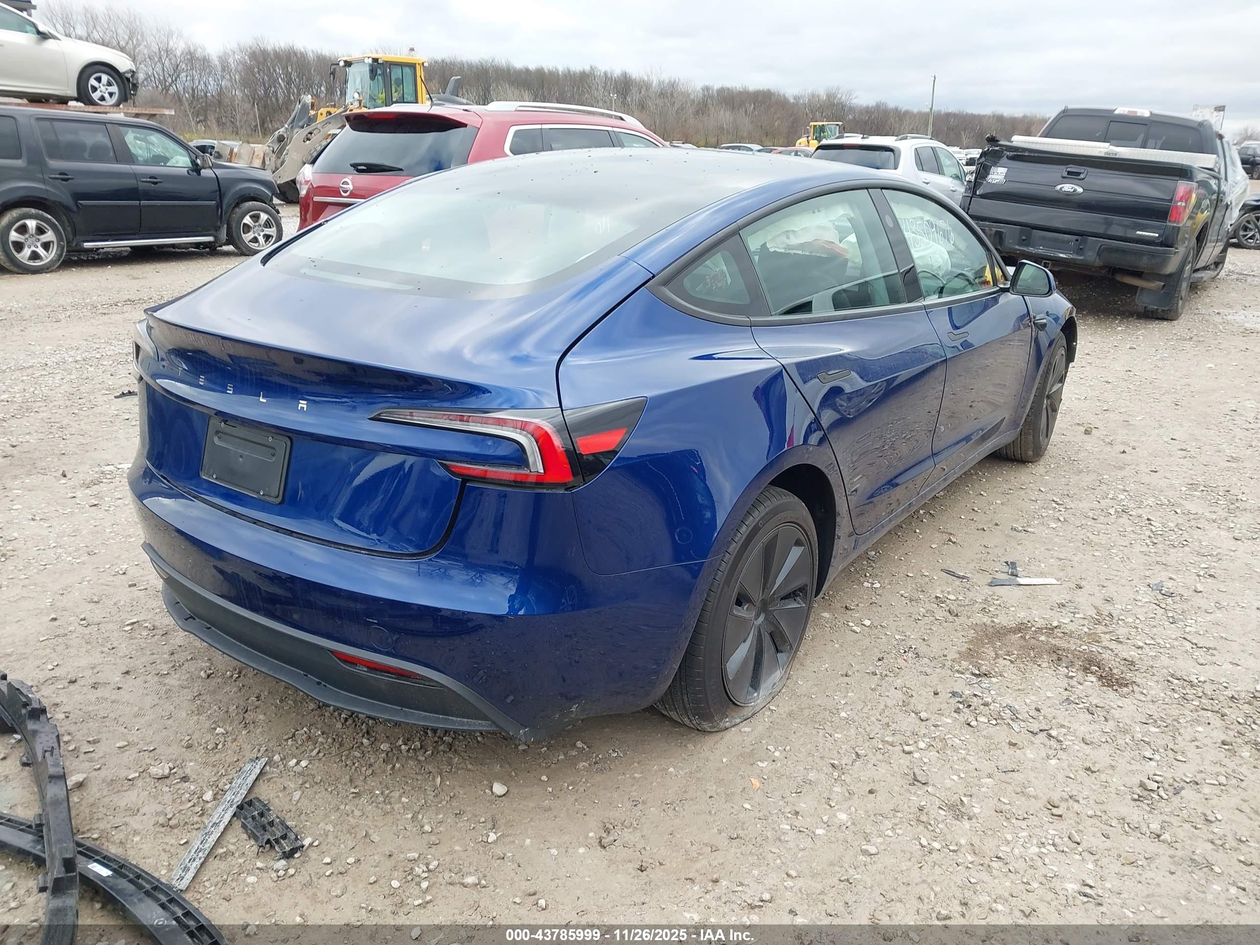 TESLA MODEL image 4