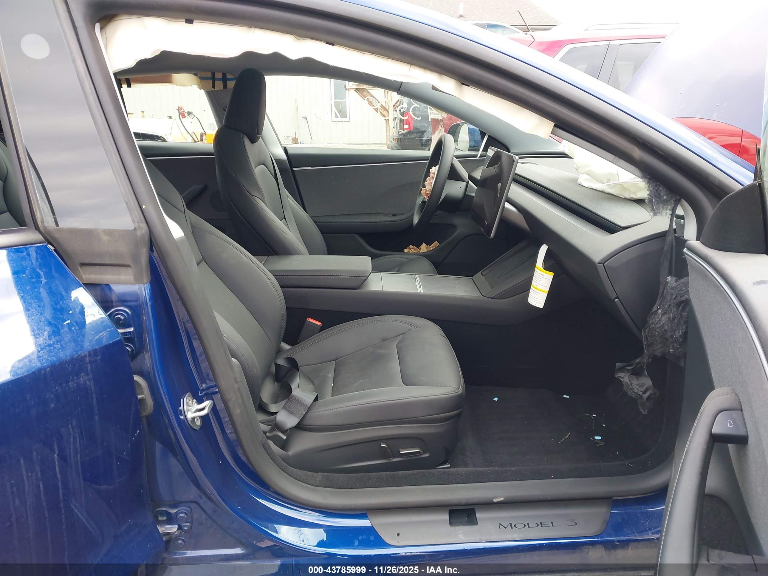 TESLA MODEL image 5