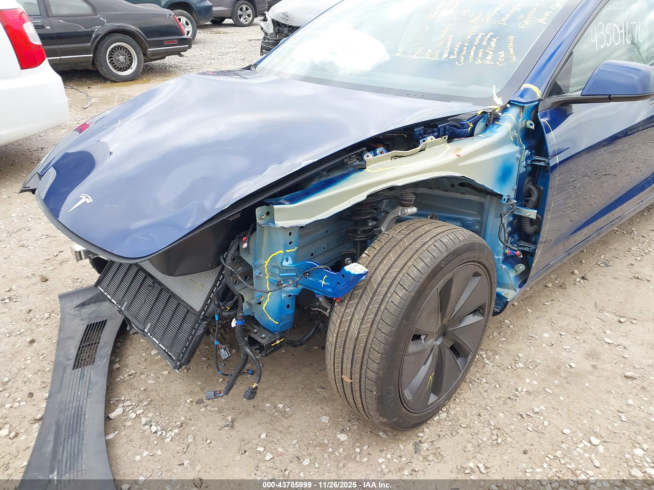 TESLA MODEL image 6