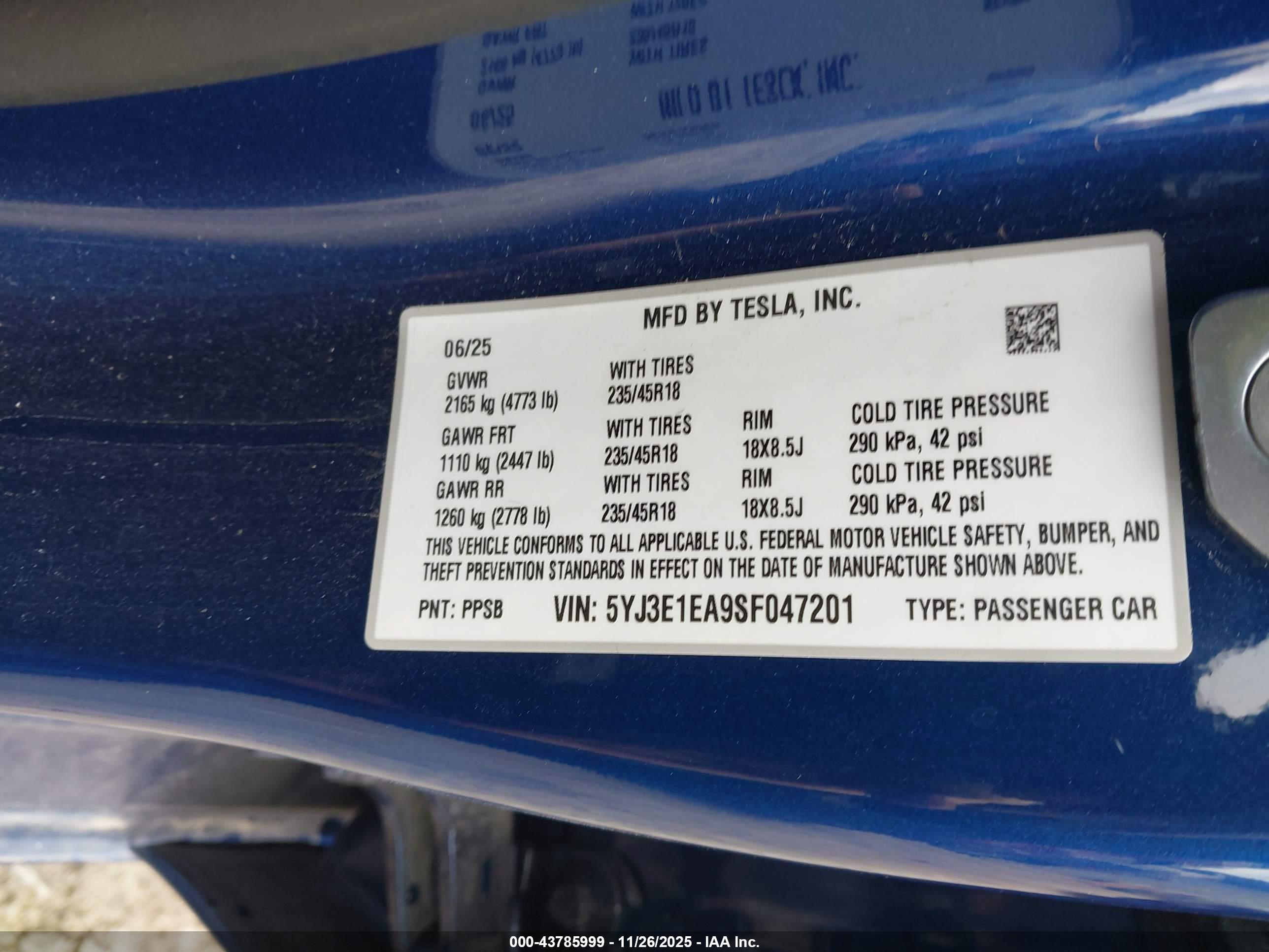 TESLA MODEL image 9