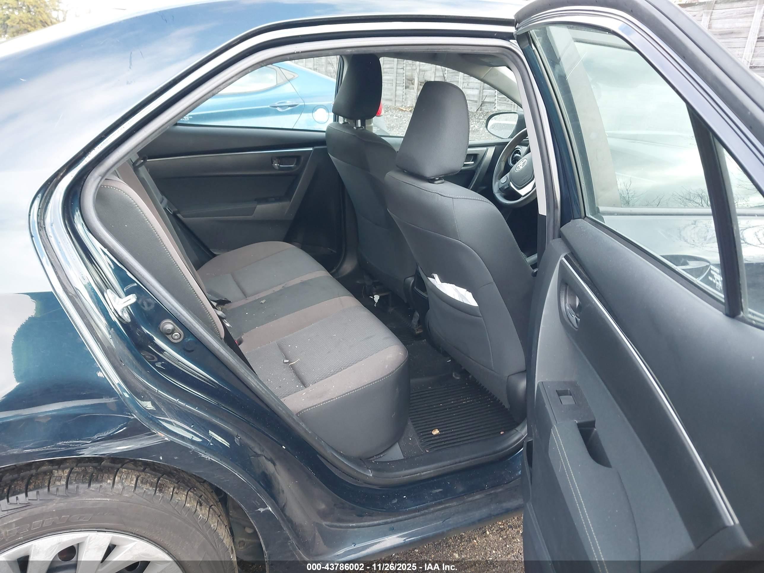 TOYOTA COROLLA image 8