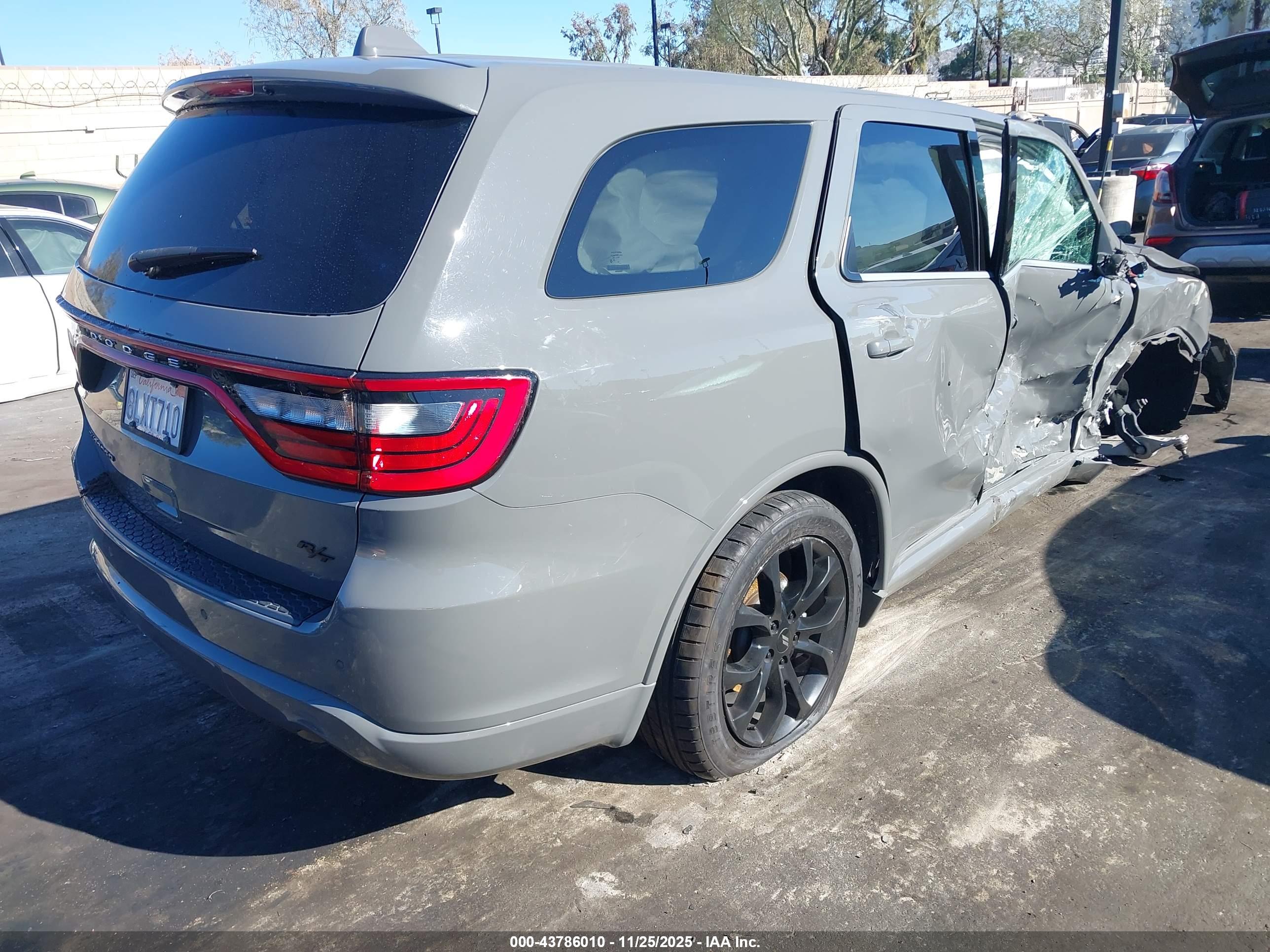 DODGE DURANGO image 4