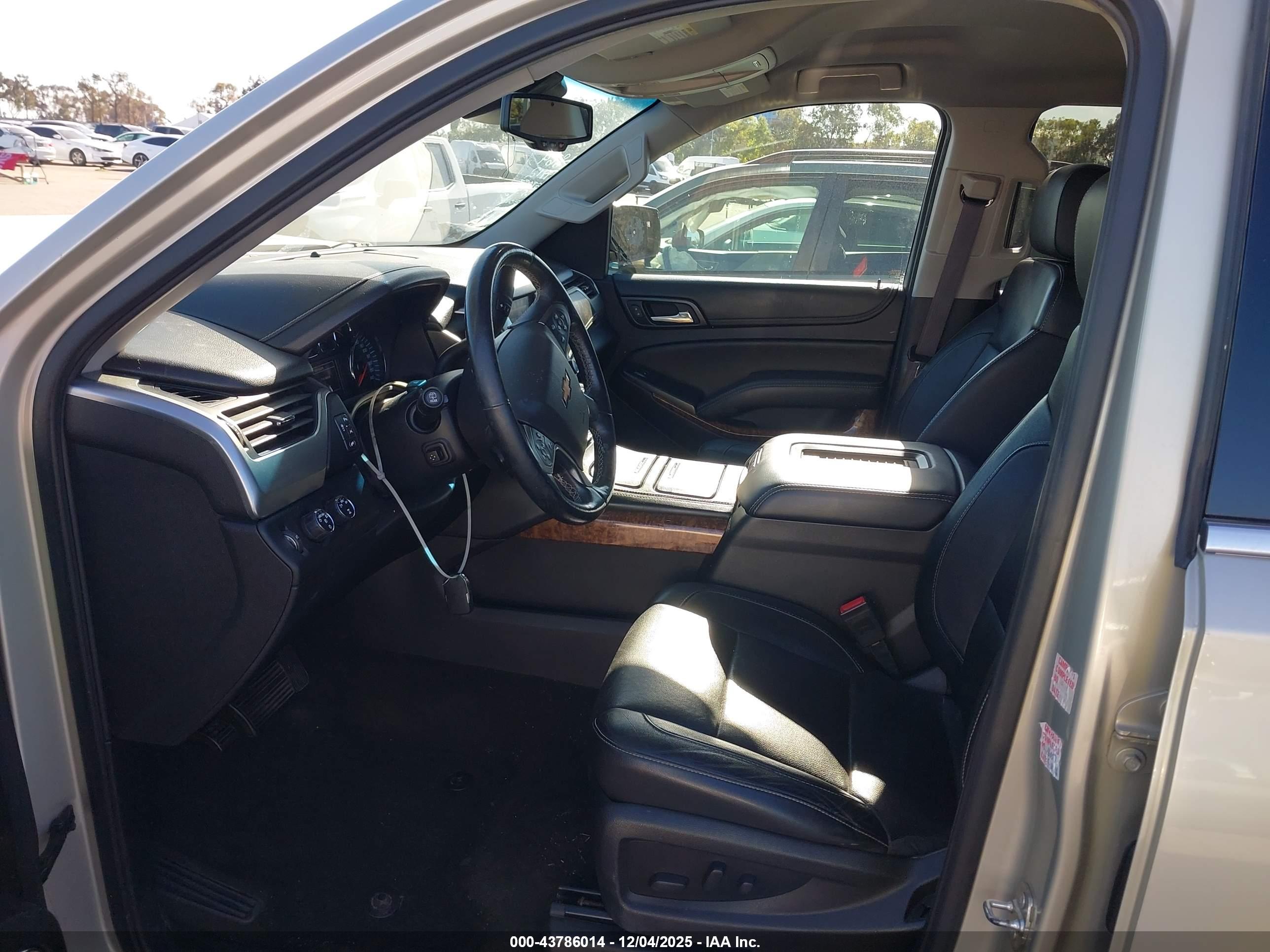 CHEVROLET TAHOE image 5
