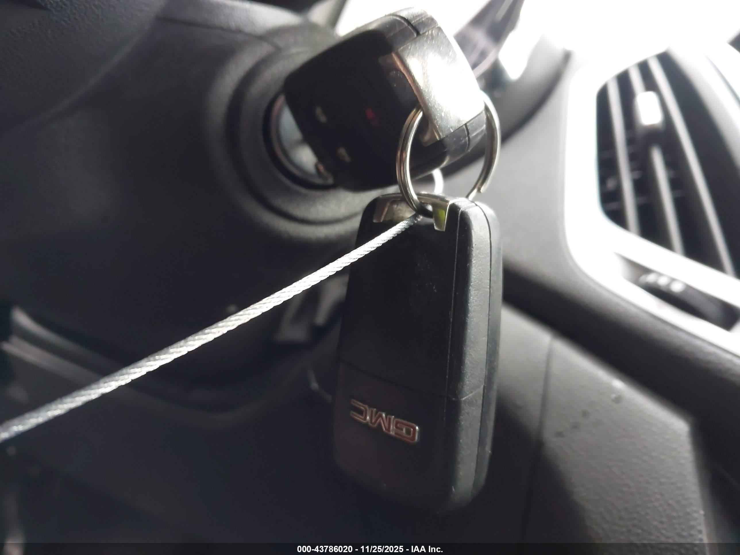 GMC TERRAIN image 11