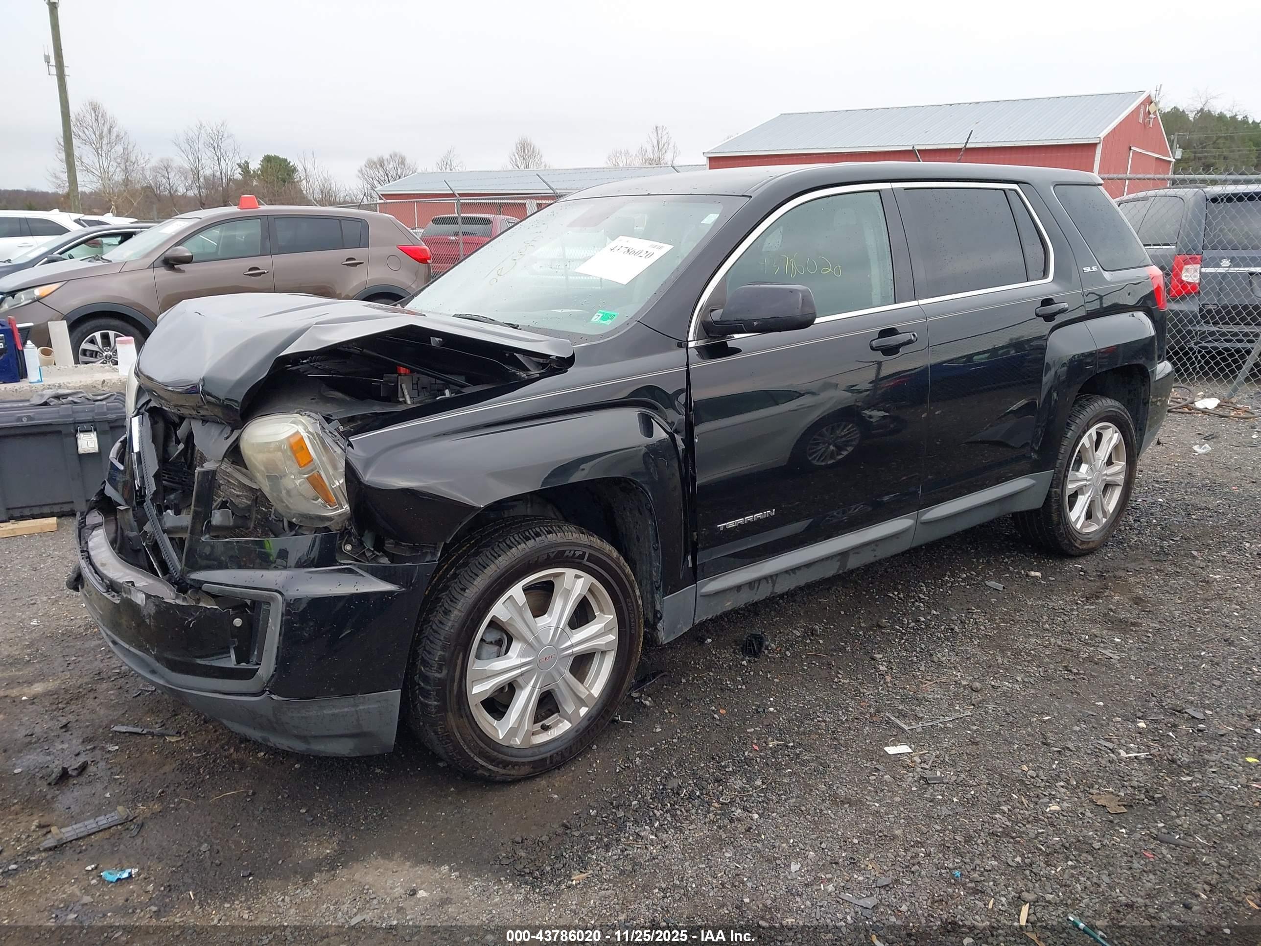 GMC TERRAIN image 2