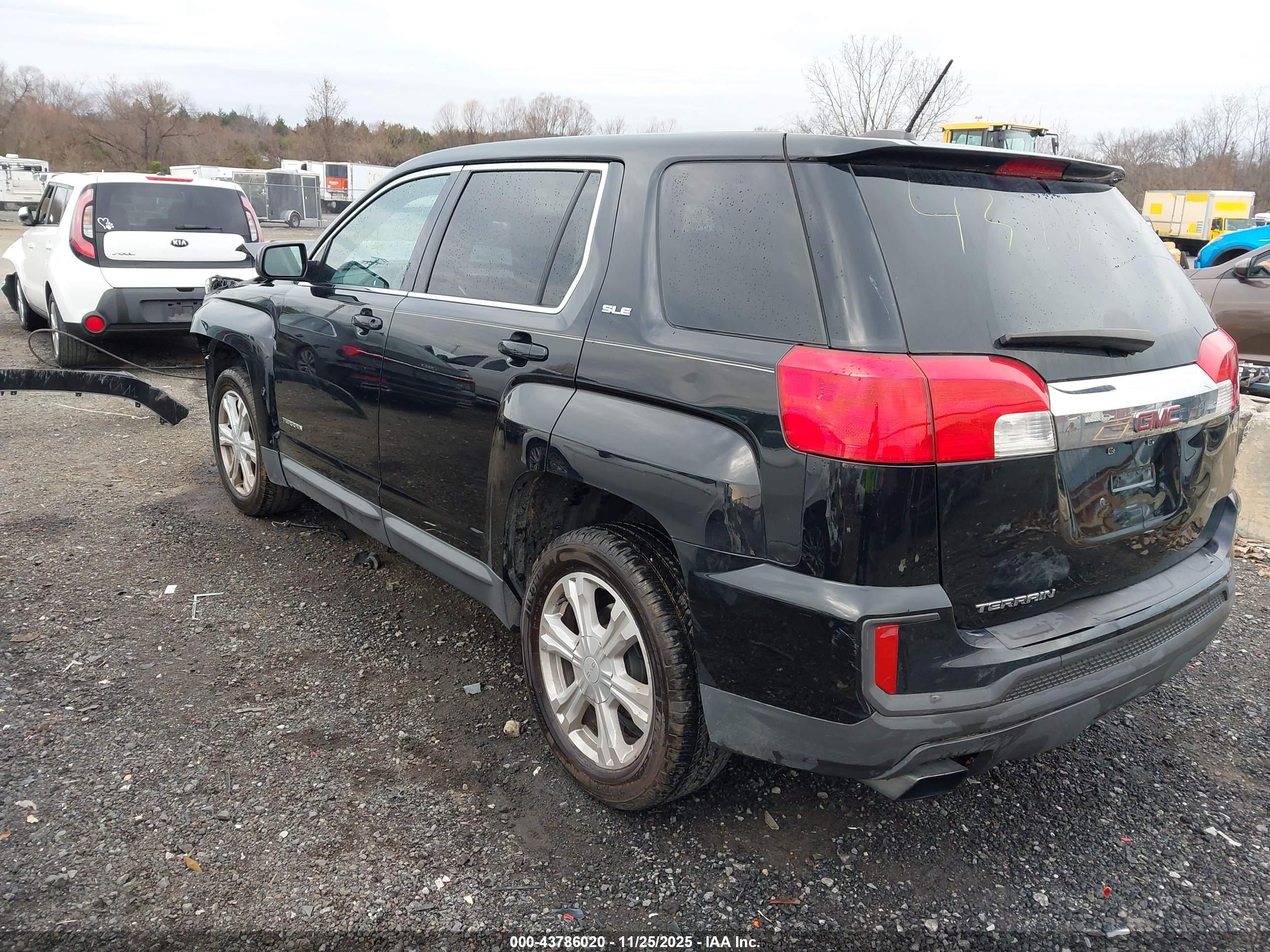 GMC TERRAIN image 3