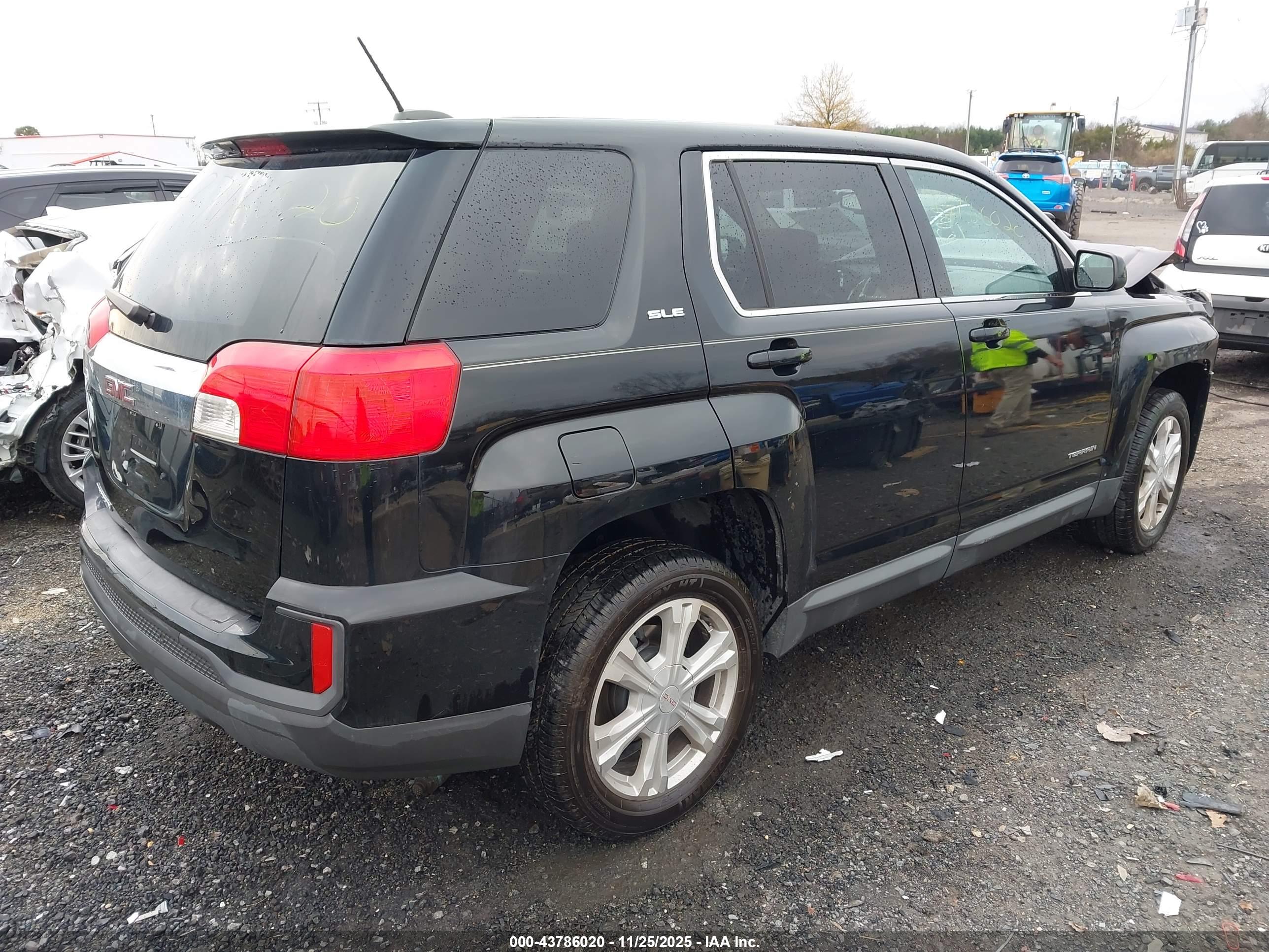 GMC TERRAIN image 4