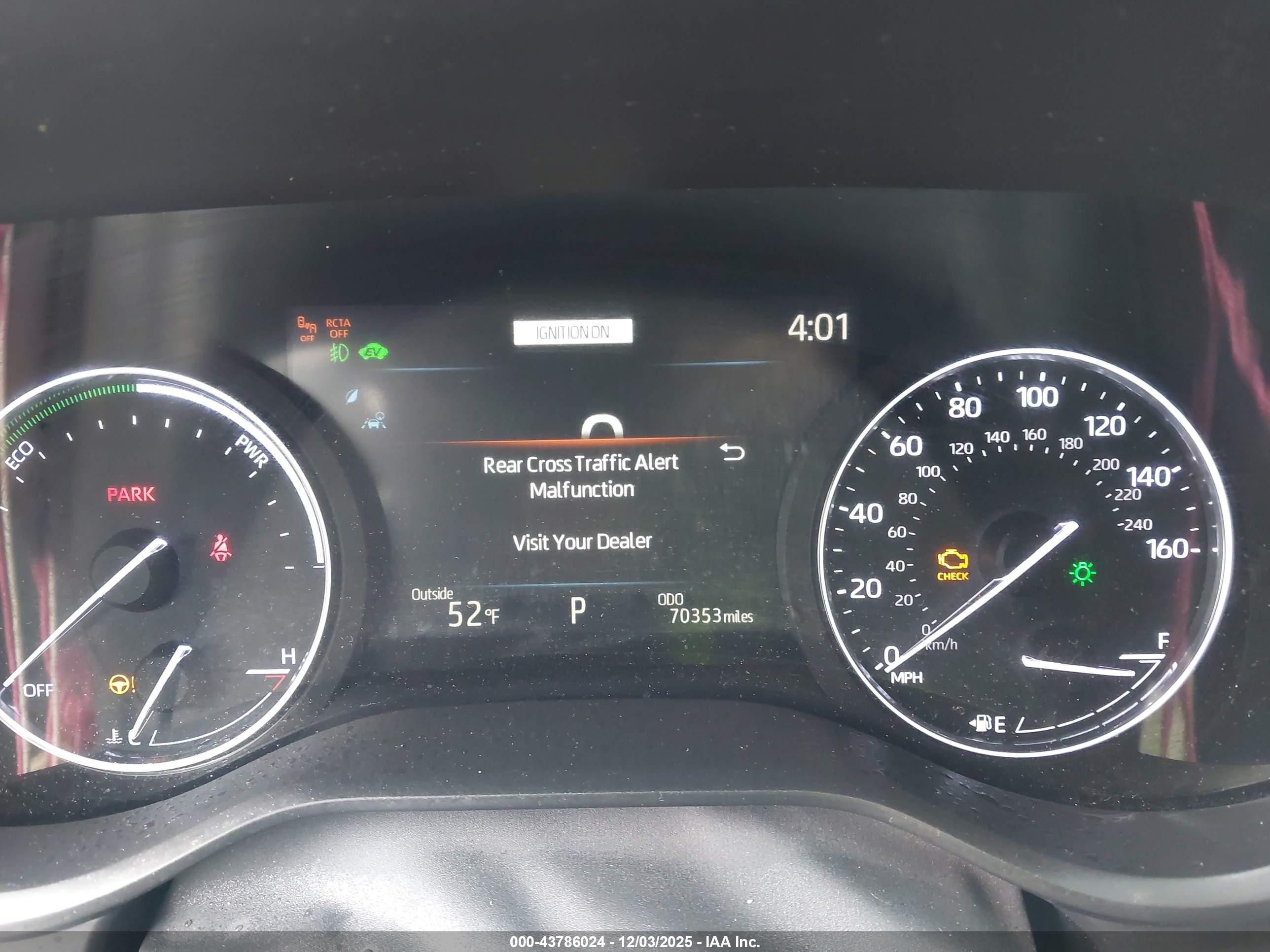TOYOTA SIENNA image 7