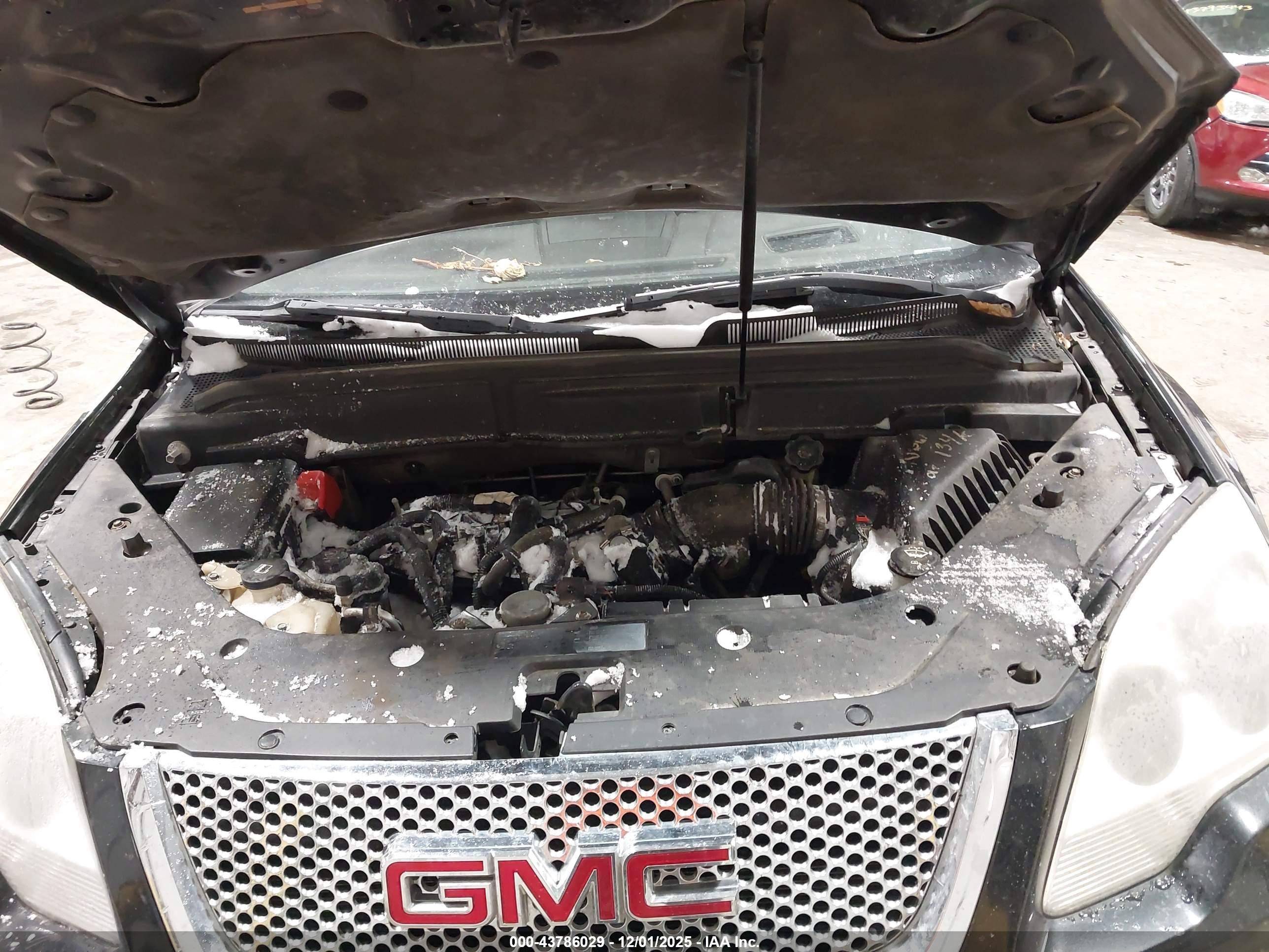 GMC ACADIA image 10