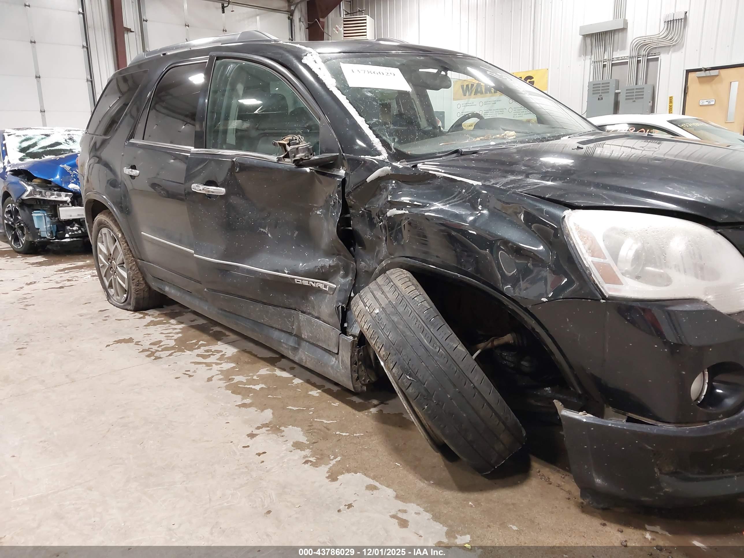 GMC ACADIA image 6