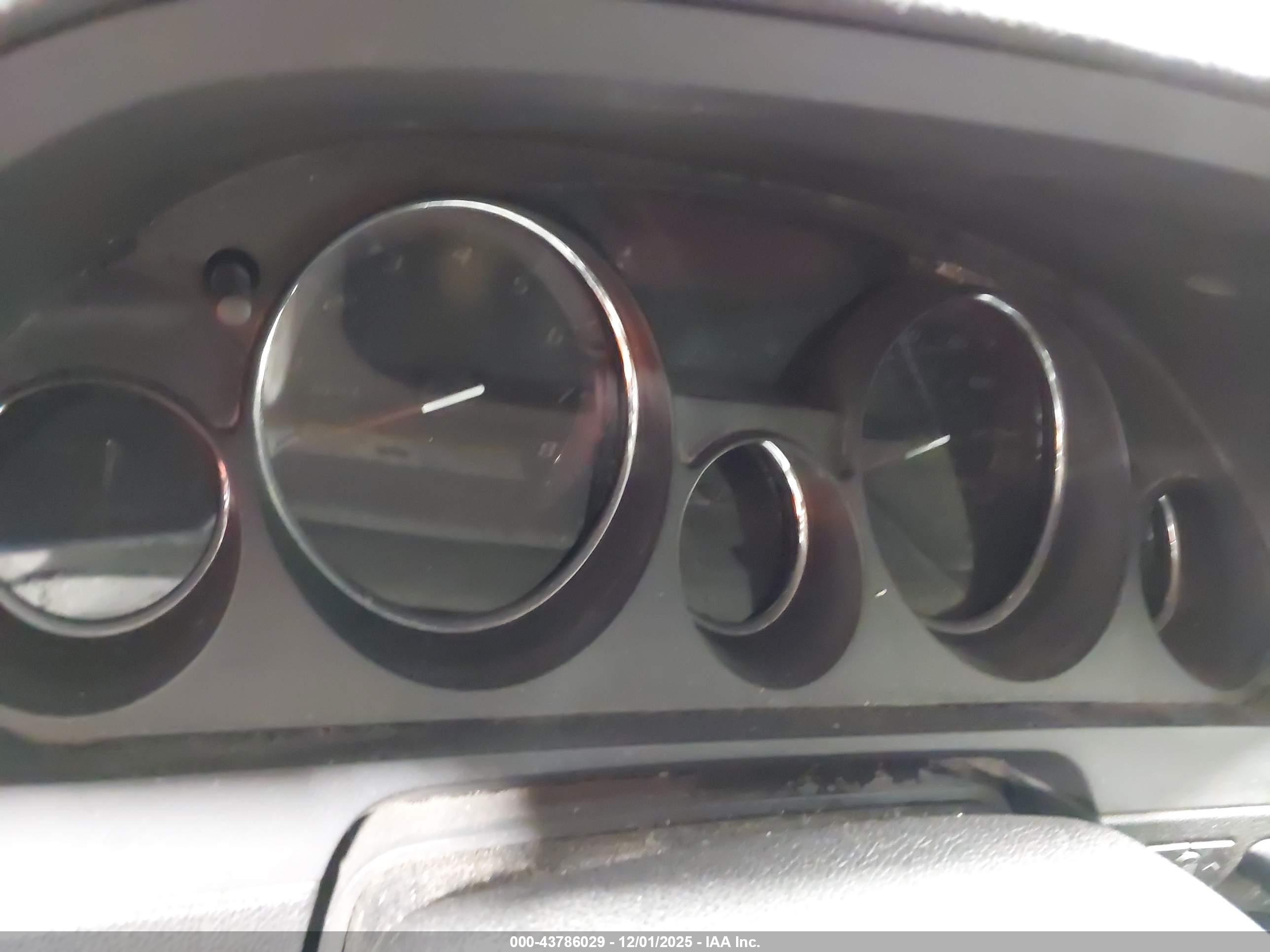 GMC ACADIA image 7