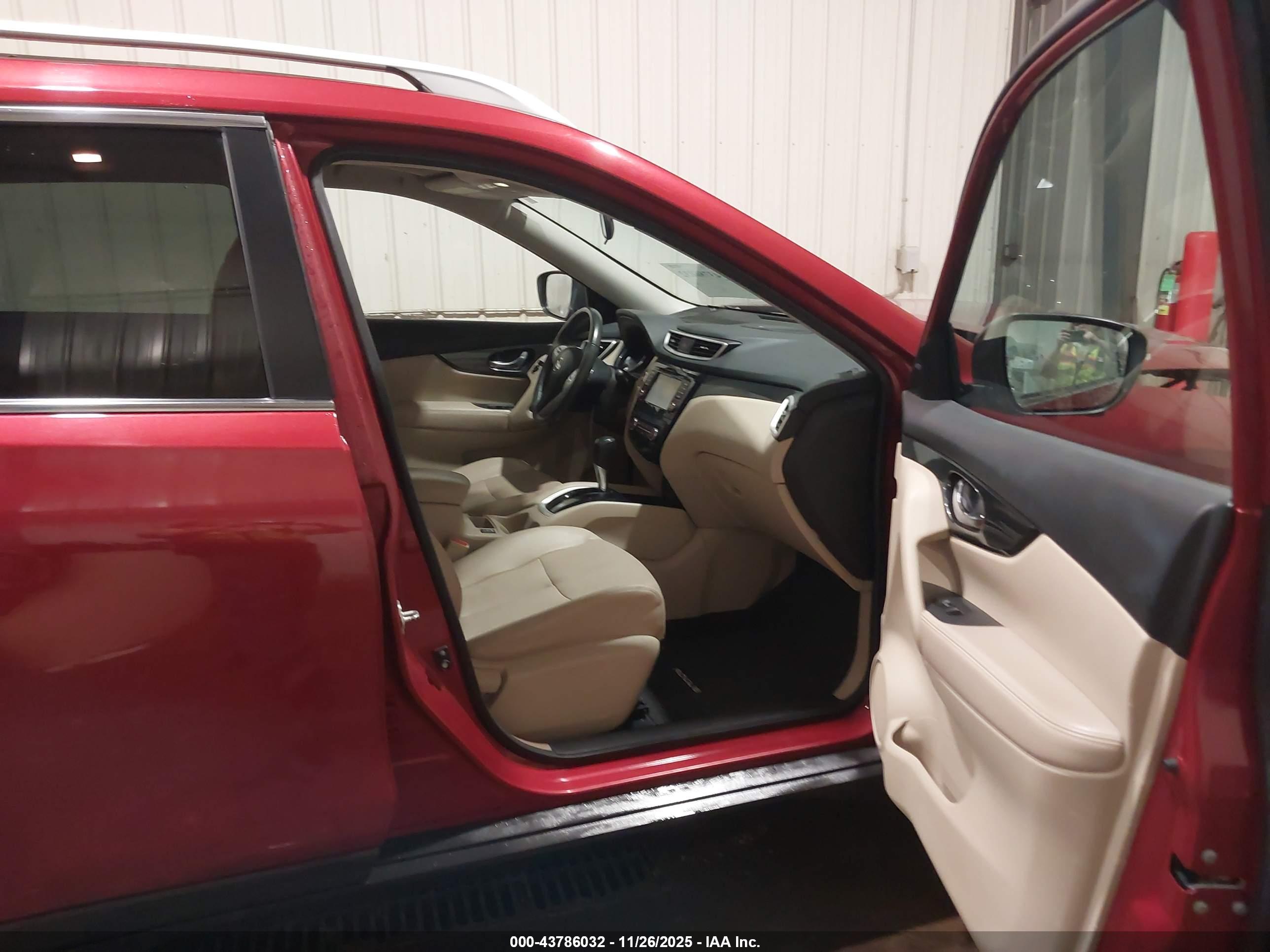NISSAN ROGUE image 5