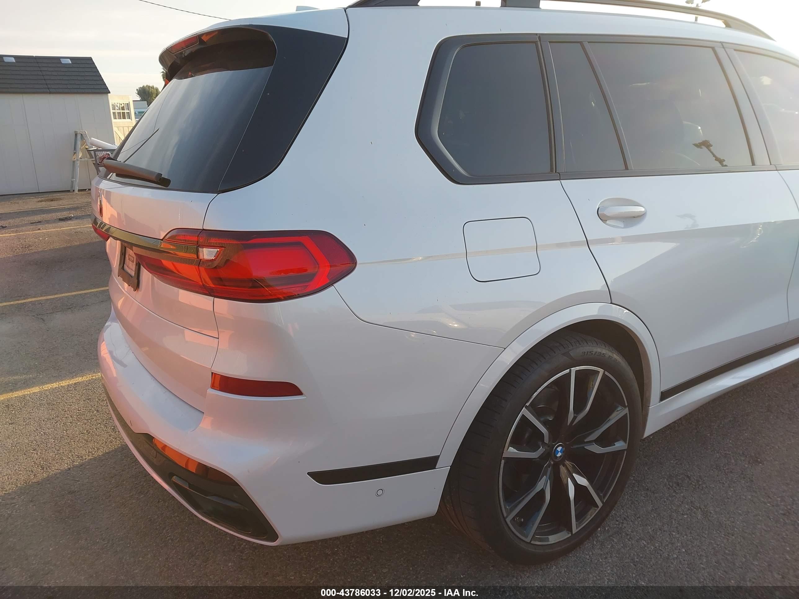 BMW X7 image 4